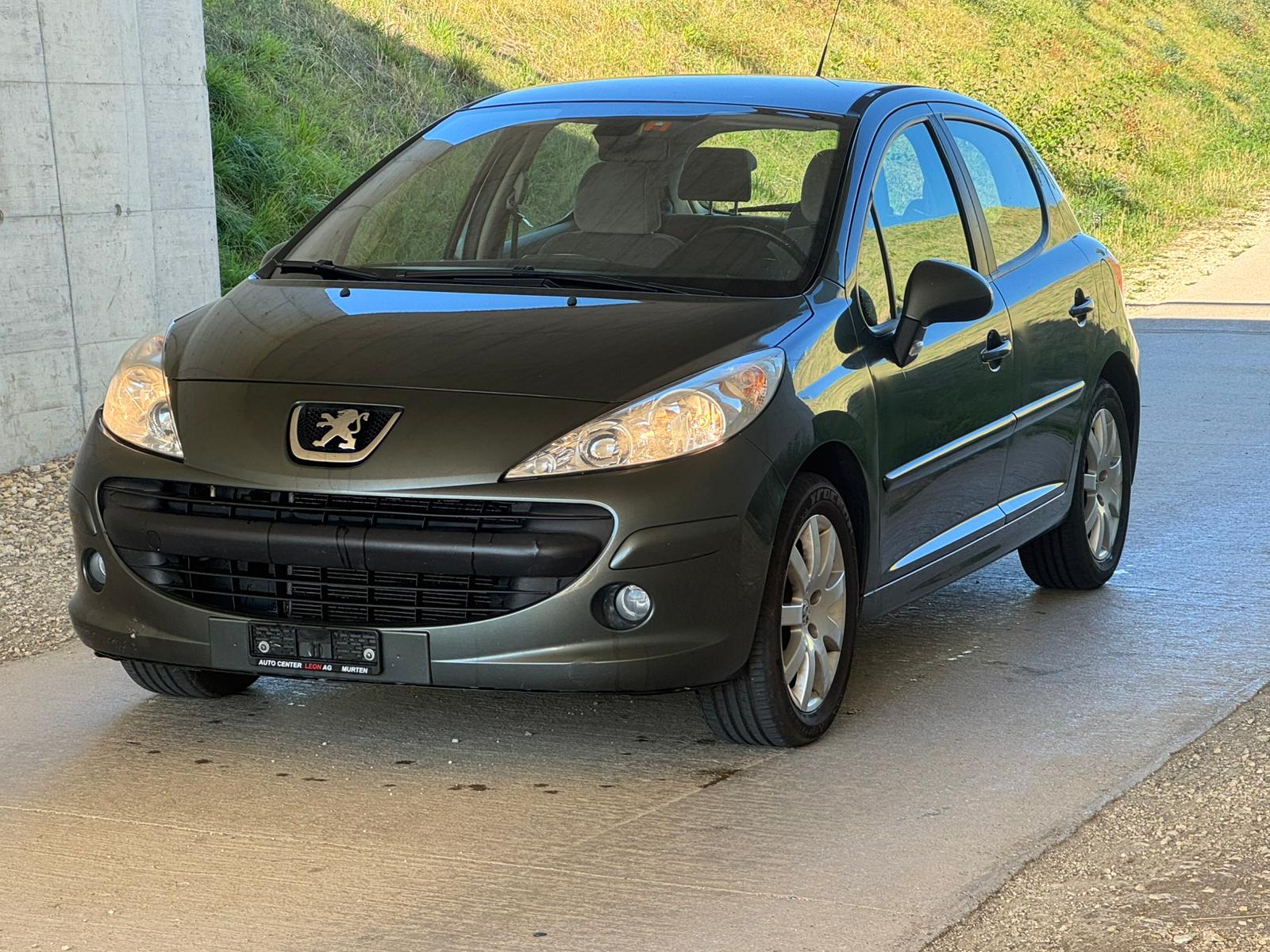 PEUGEOT 207 1.6 16V Sport Automatic-image-2