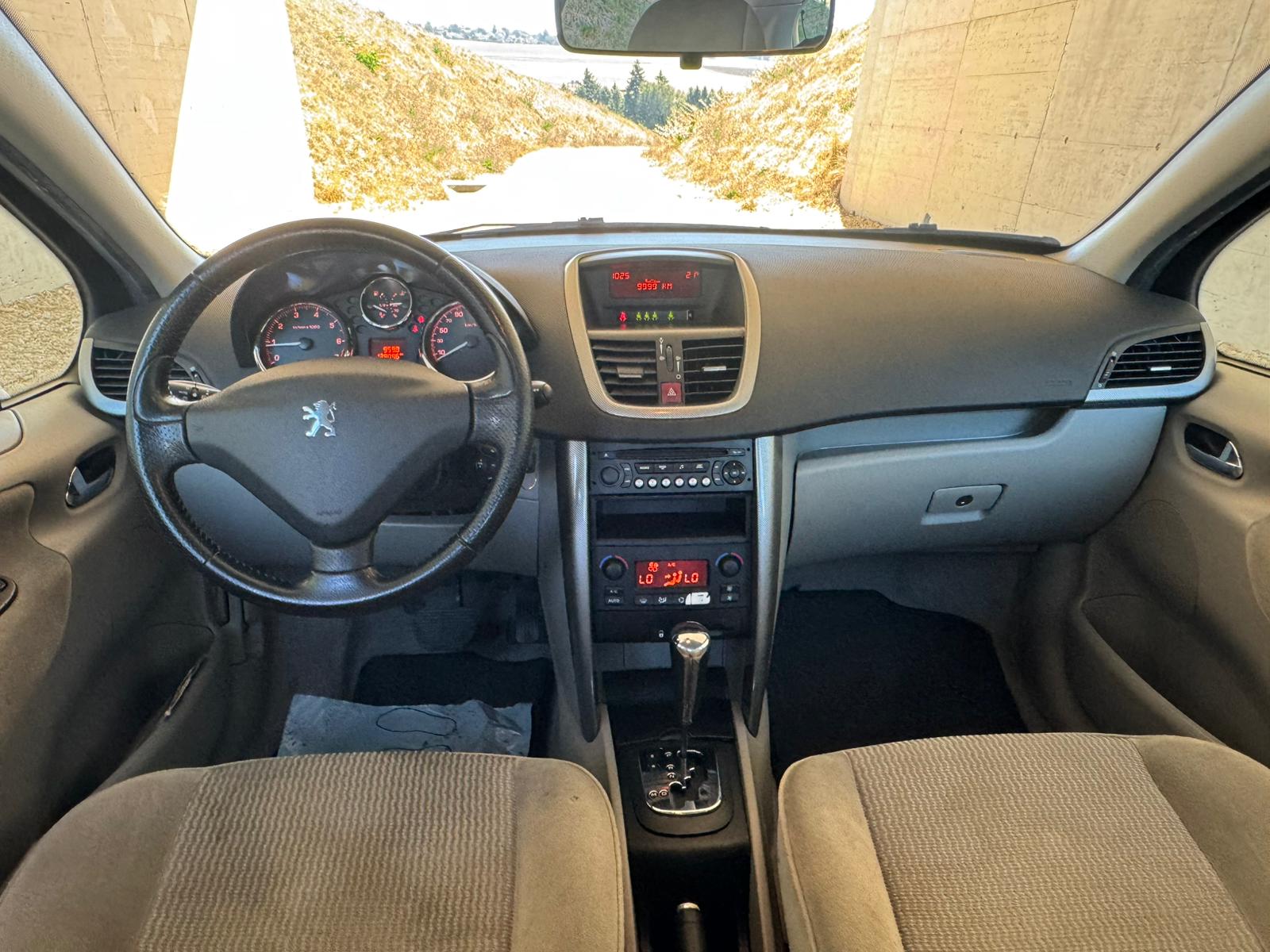 PEUGEOT 207 1.6 16V Sport Automatic-image-8