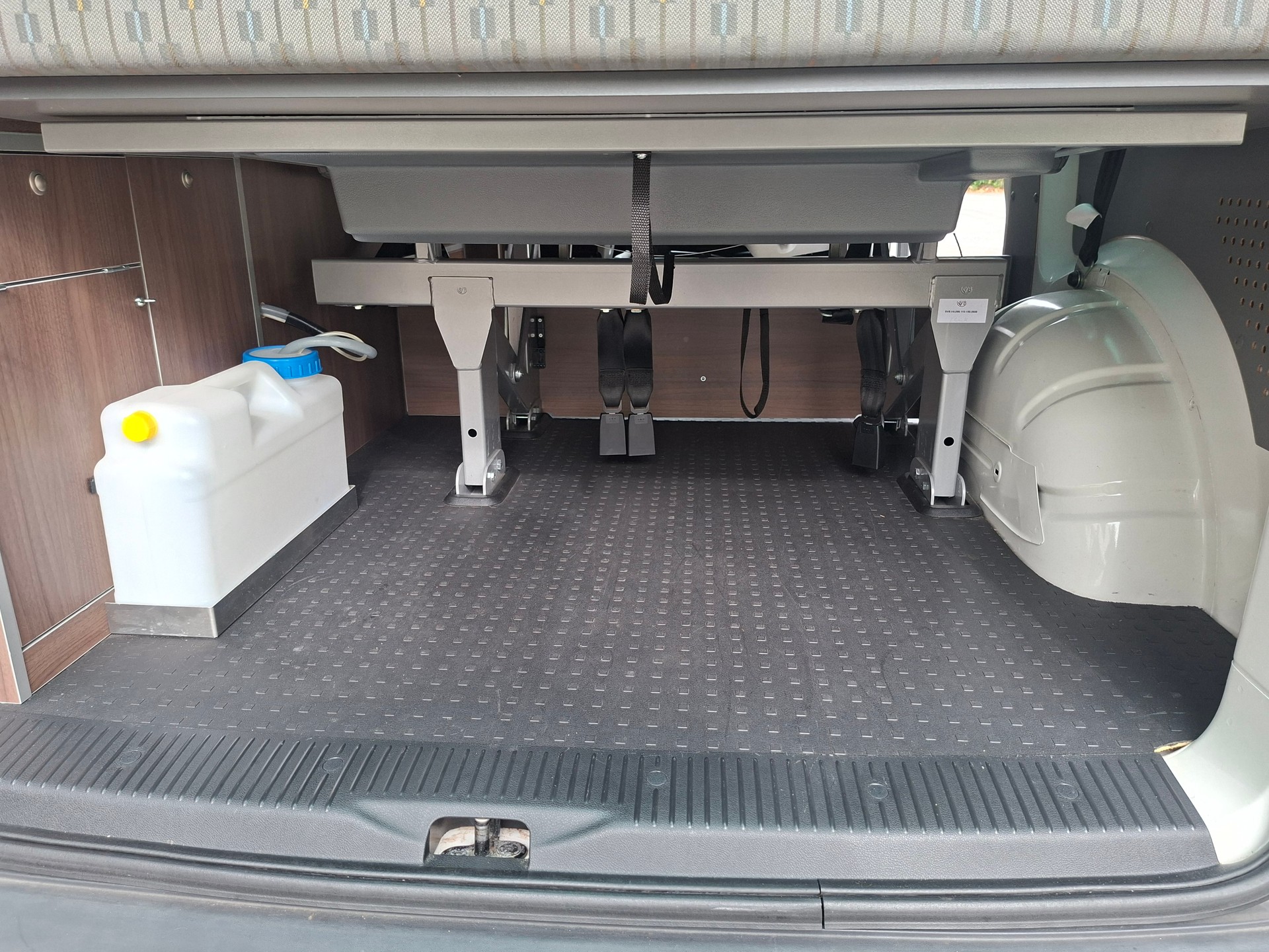 VW T5.1 2.0 TDI 140PS 4MOTION 4X4 MAREMONTI COMFORTCAMPER 5SITZE-image-15