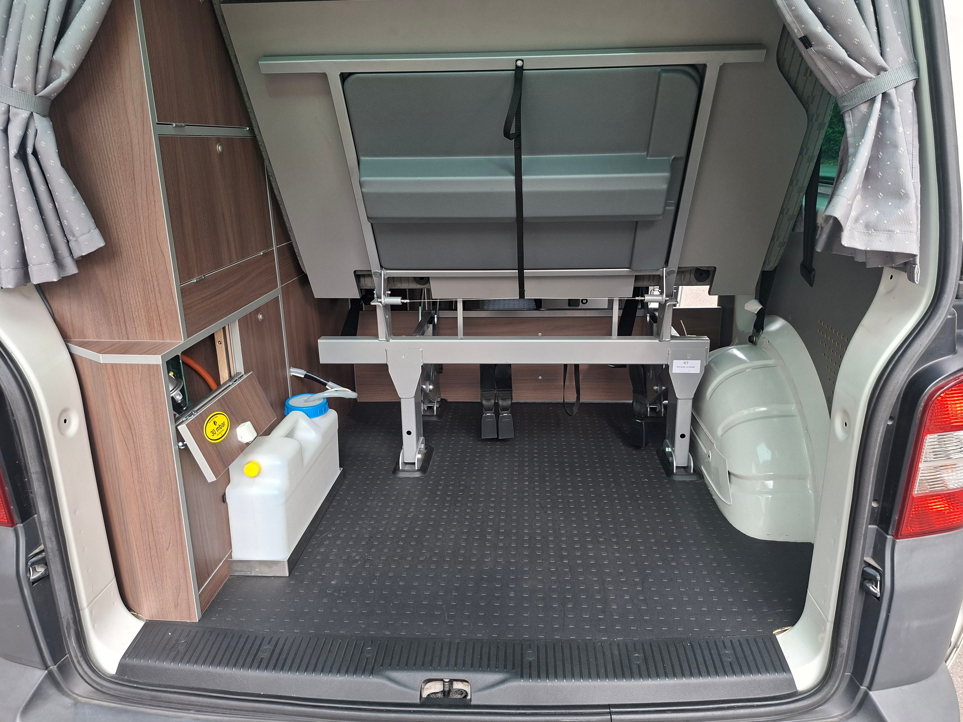 VW T5.1 2.0 TDI 140PS 4MOTION 4X4 MAREMONTI COMFORTCAMPER 5SITZE-image-12