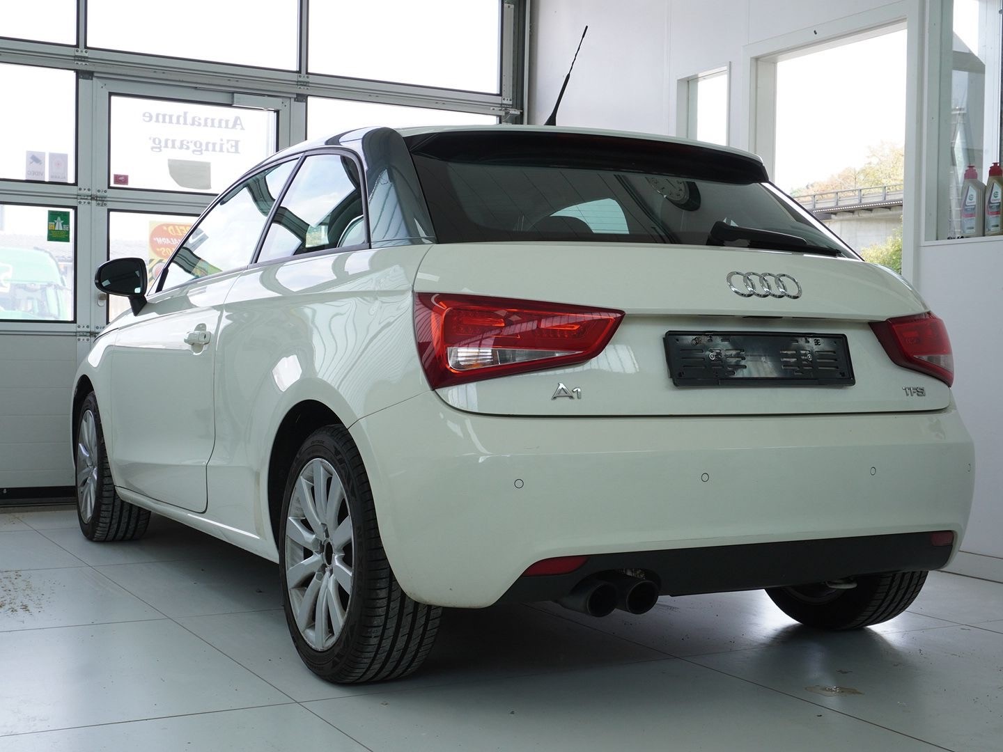 AUDI A1 1.4 TFSI Ambition-image-1