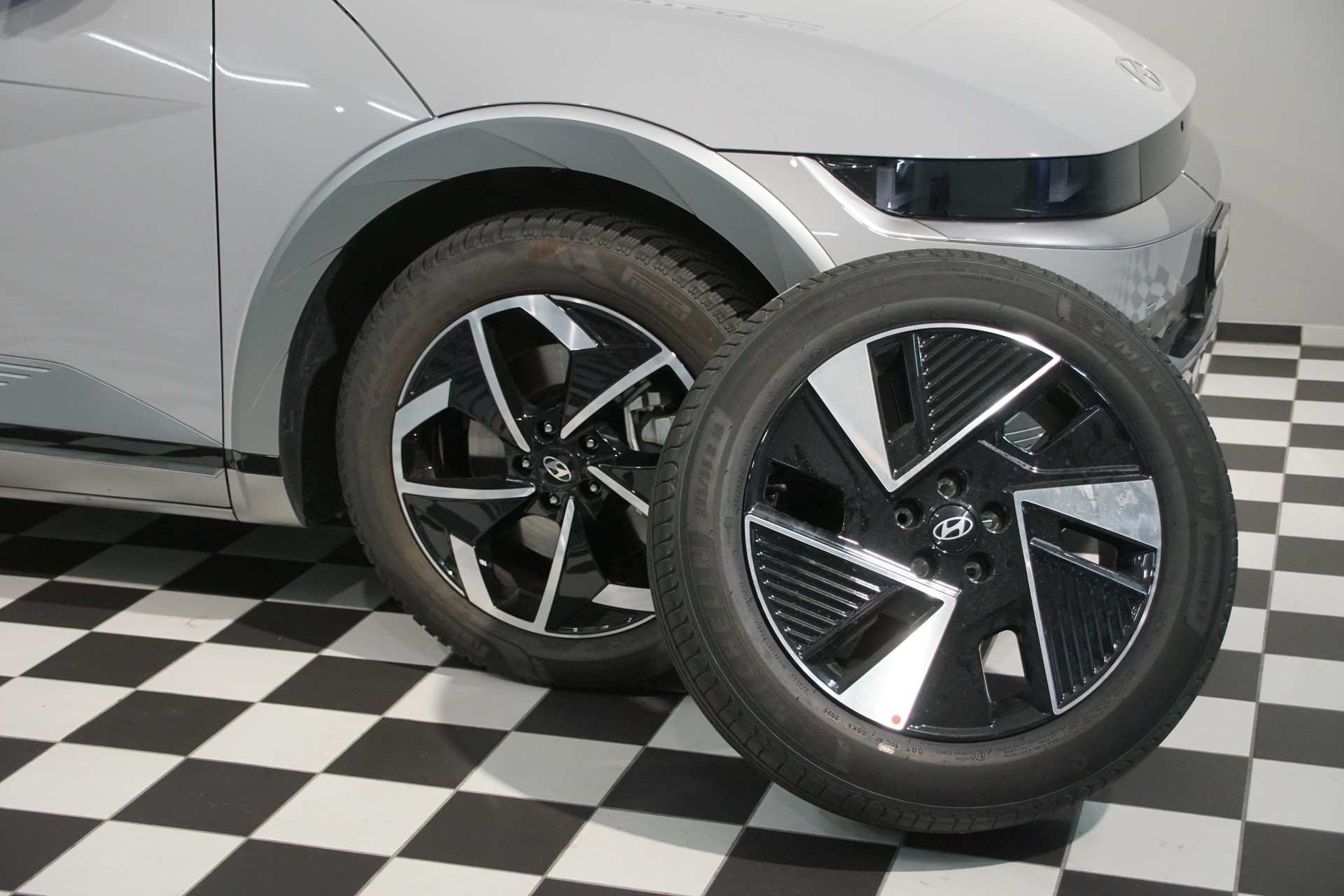 HYUNDAI Ioniq 5 Vertex 84kWh 4WD +swiss+ MY25-image-4
