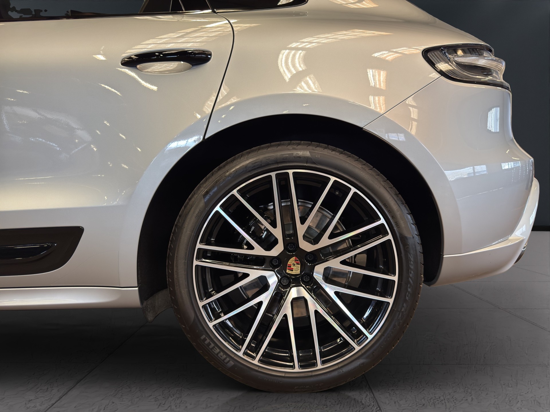 PORSCHE Macan GTS PDK-image-21