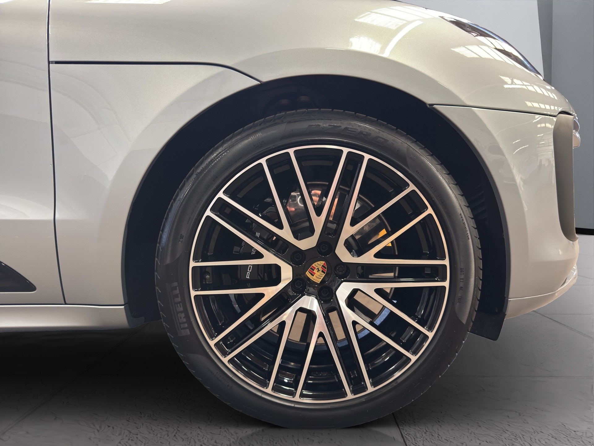PORSCHE Macan GTS PDK-image-20