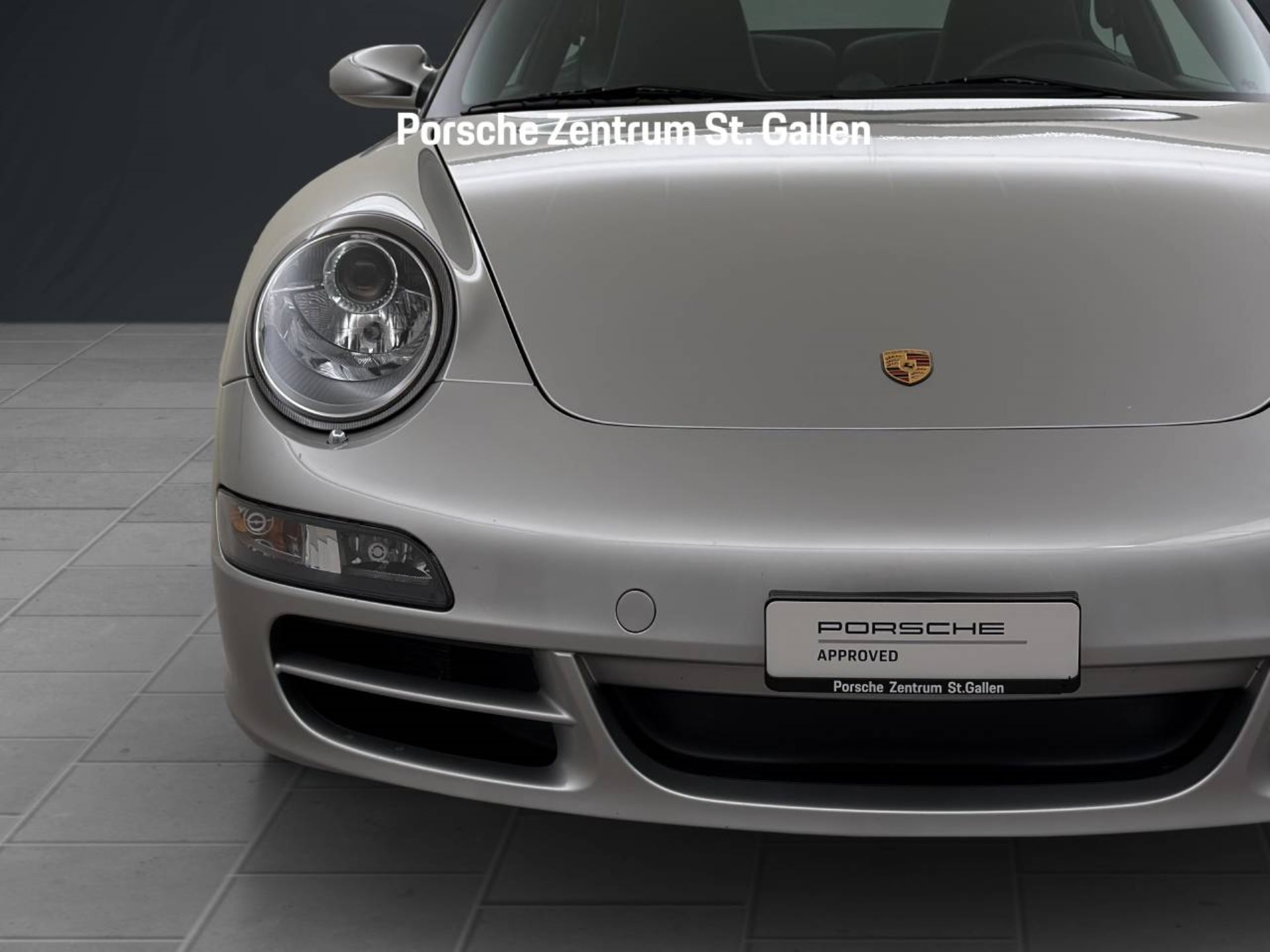 PORSCHE 911 Carrera-image-8