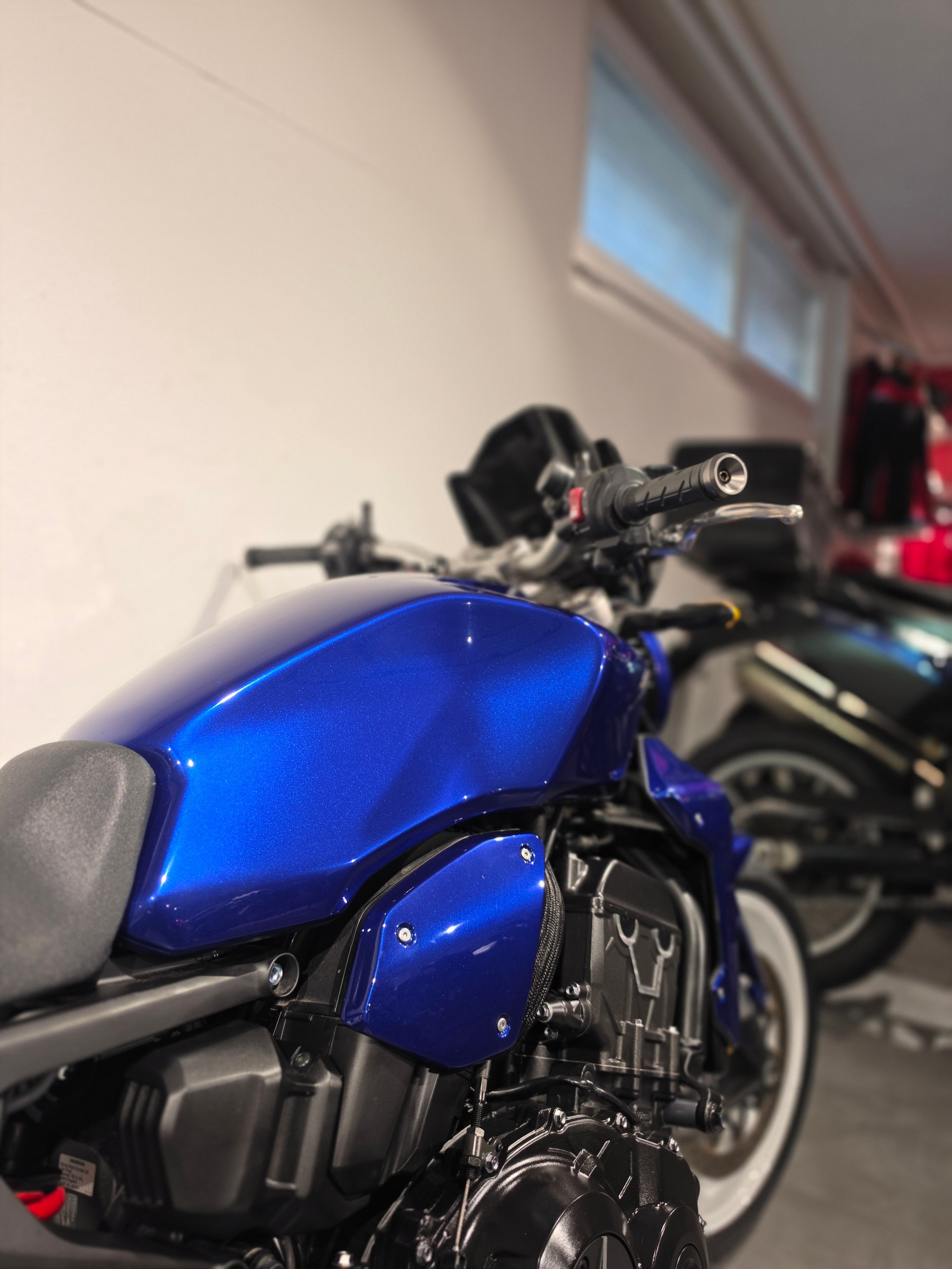 HONDA CB 1000 R ABS-showroom-element-3