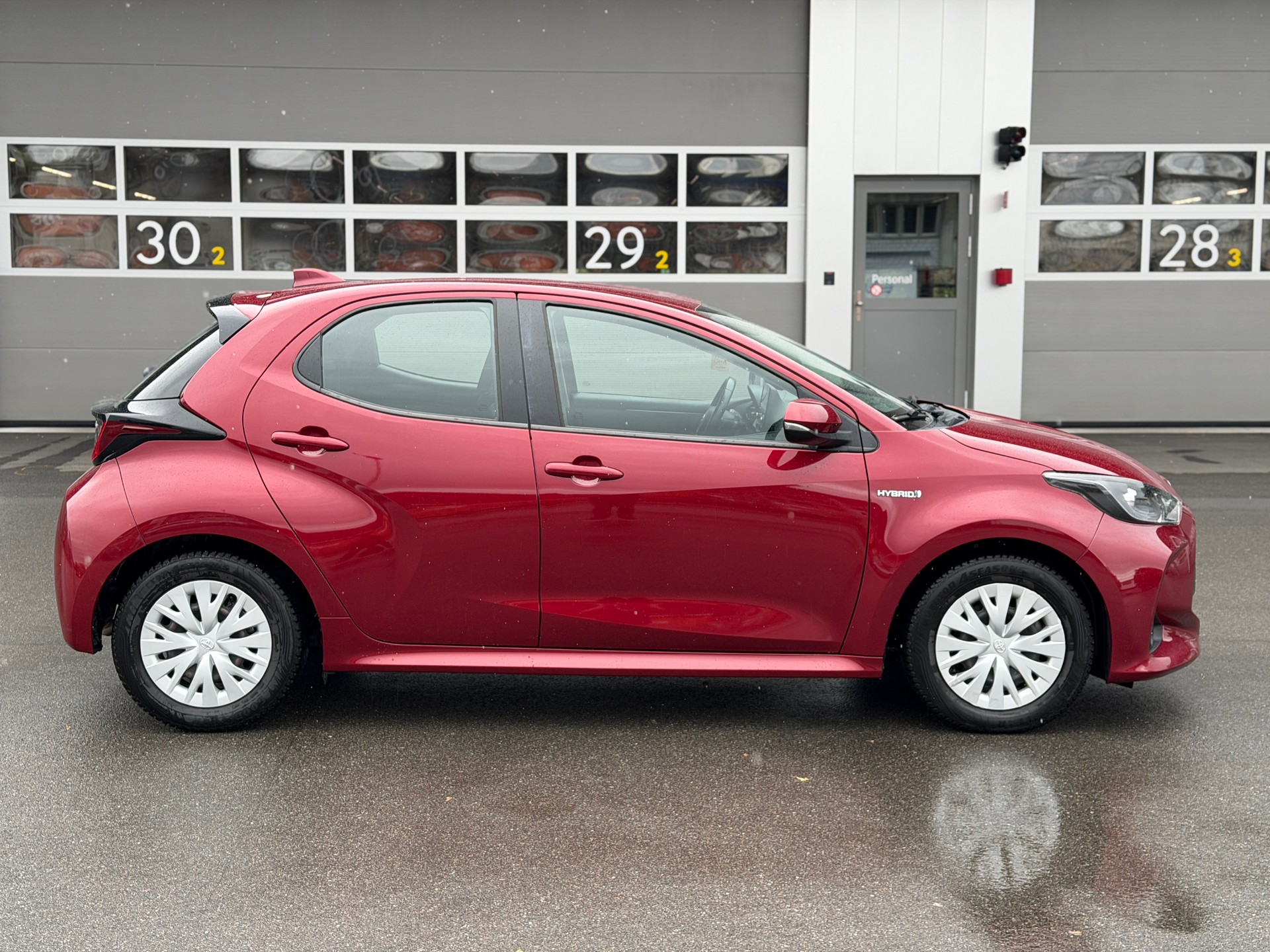 TOYOTA Yaris 1.5 Trend e-CVT-image-2
