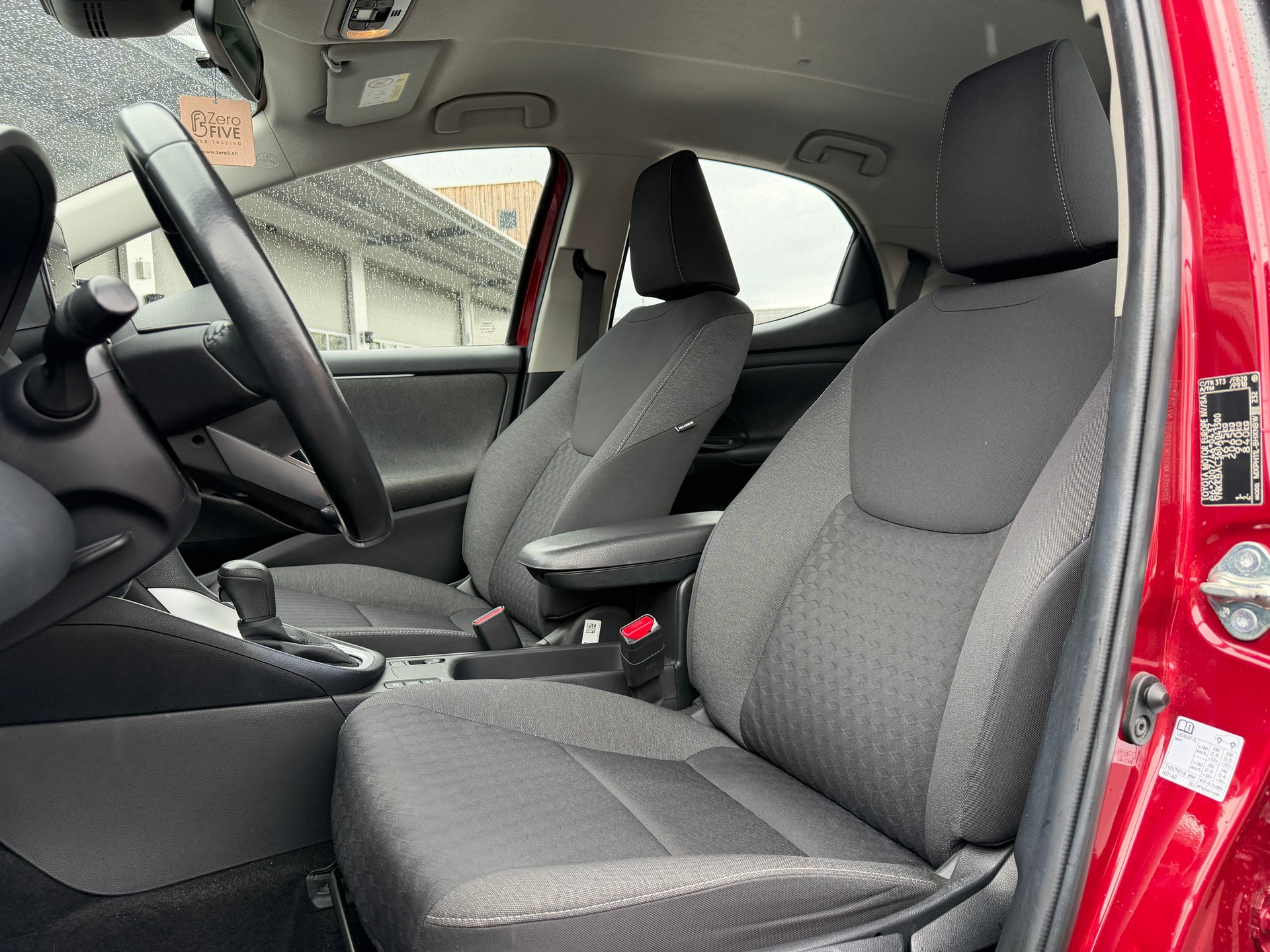 TOYOTA Yaris 1.5 Trend e-CVT-image-6