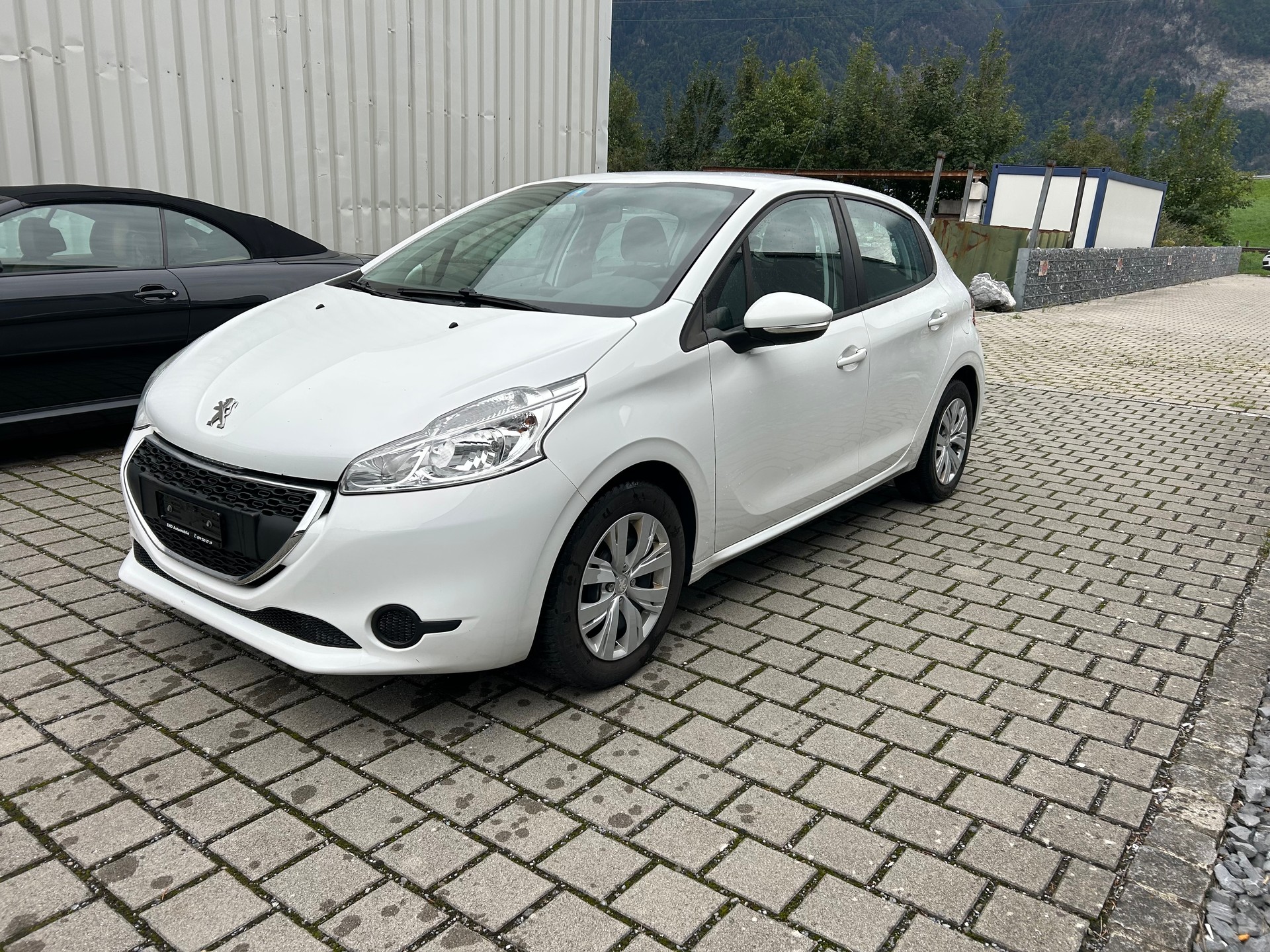 PEUGEOT 208 1.2 VTI Active /// Ab MFK ///-image-2