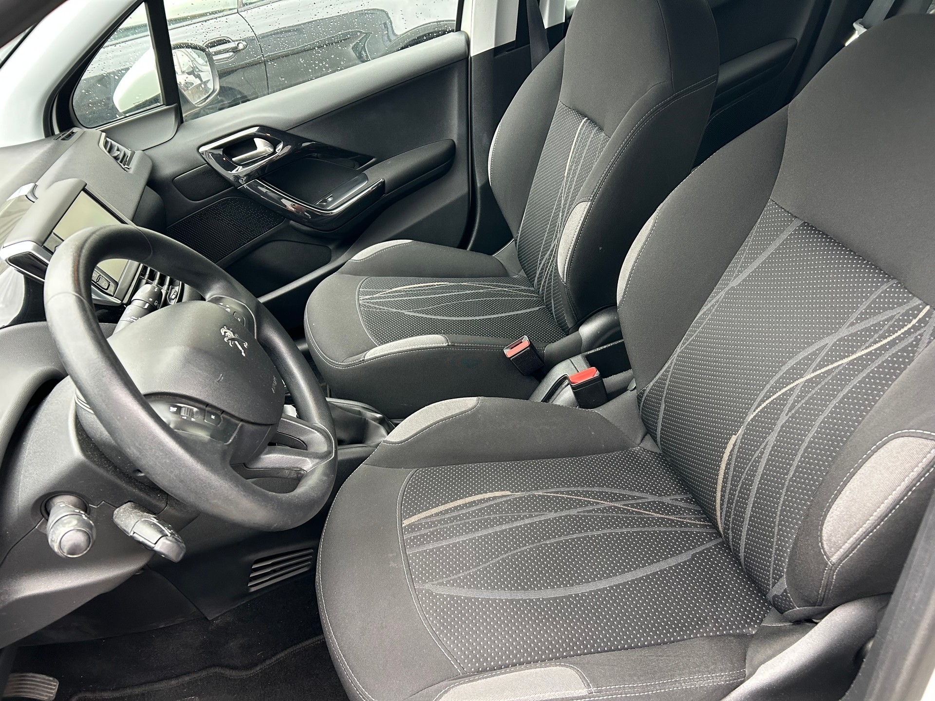 PEUGEOT 208 1.2 VTI Active /// Ab MFK ///-image-7