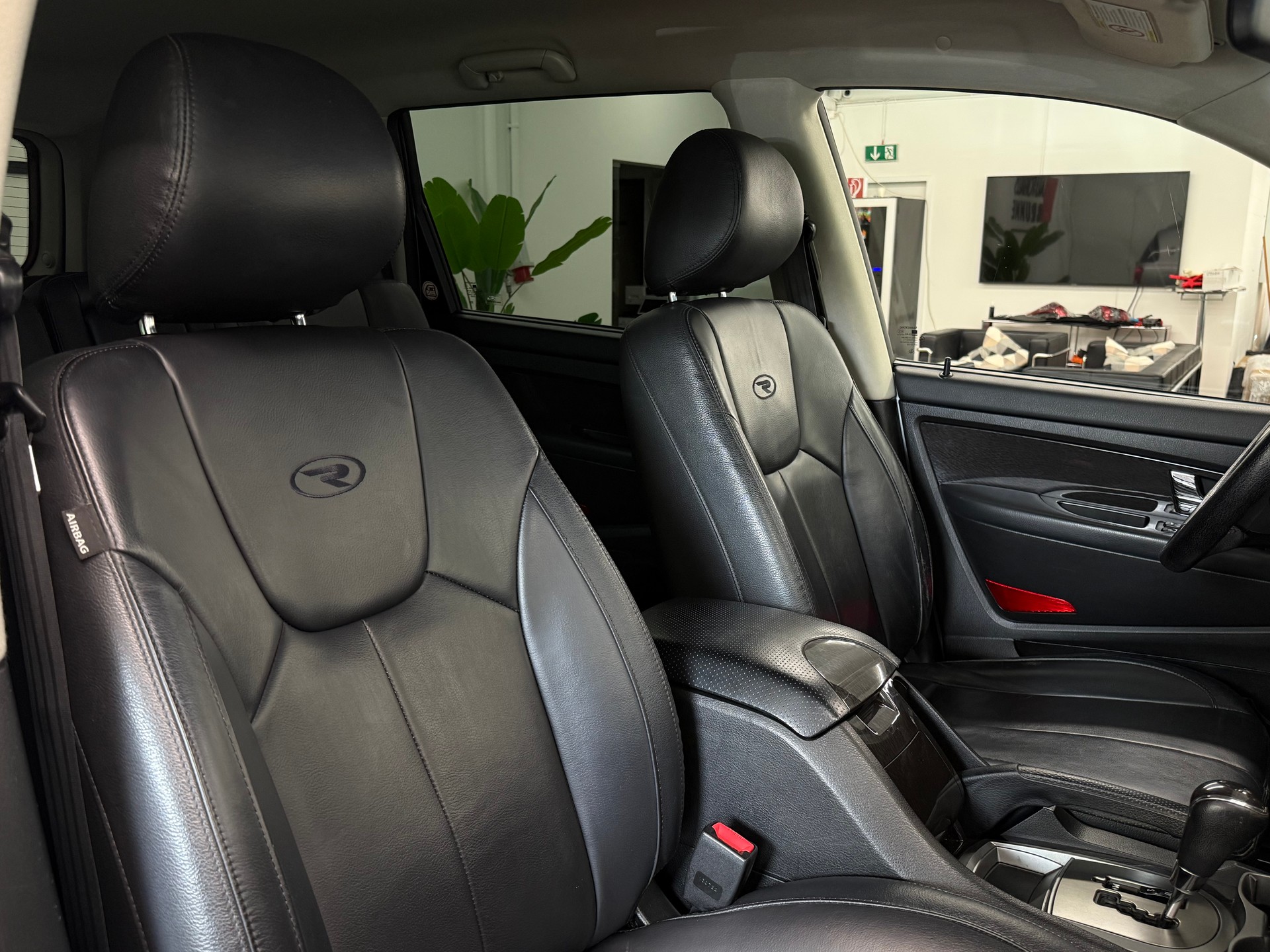 KGM-SsangYong Rexton RX200 e-XDi 4WD 7-Plätzer - AHK-image-22