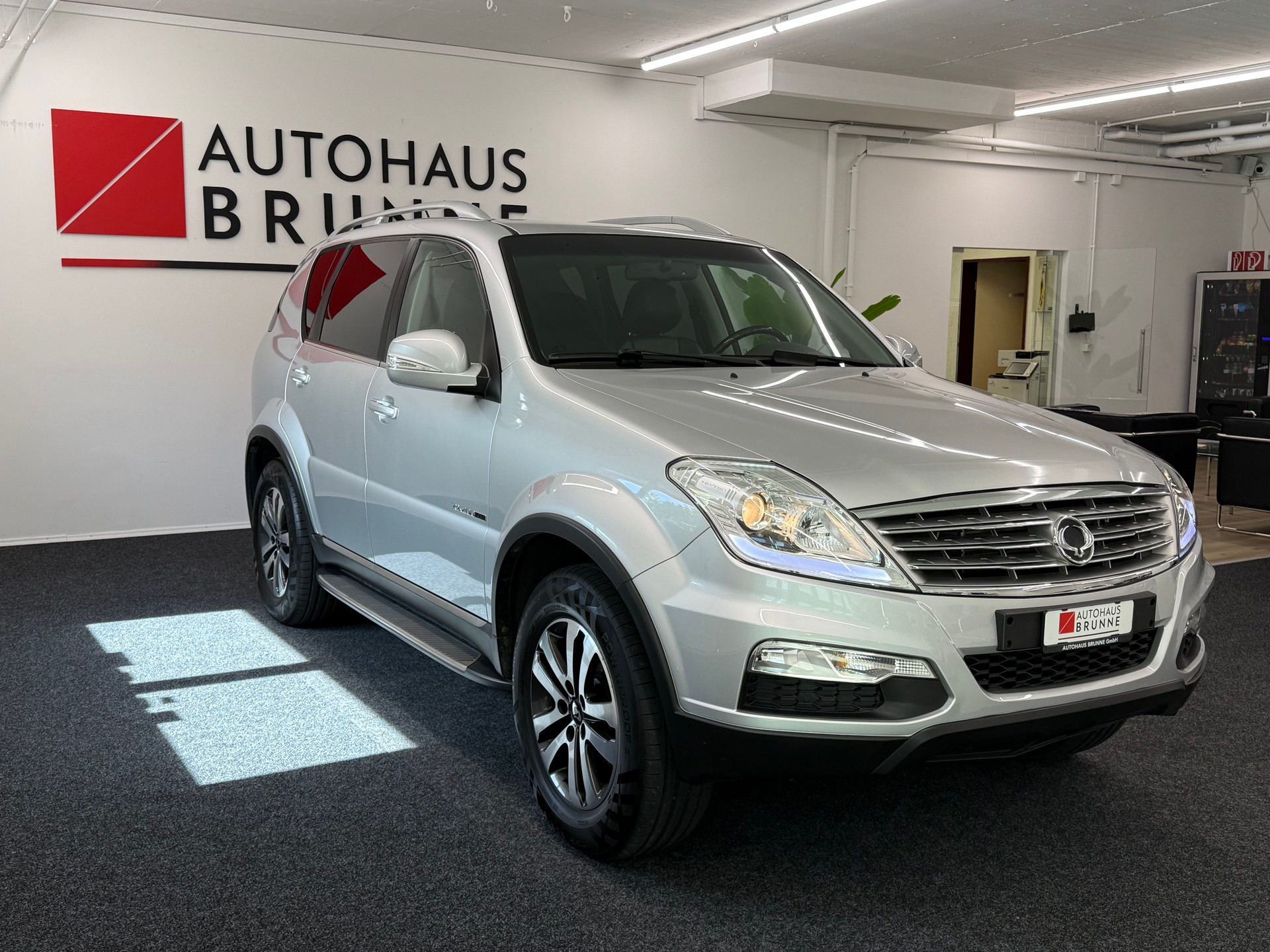KGM-SsangYong Rexton RX200 e-XDi 4WD 7-Plätzer - AHK-image-2