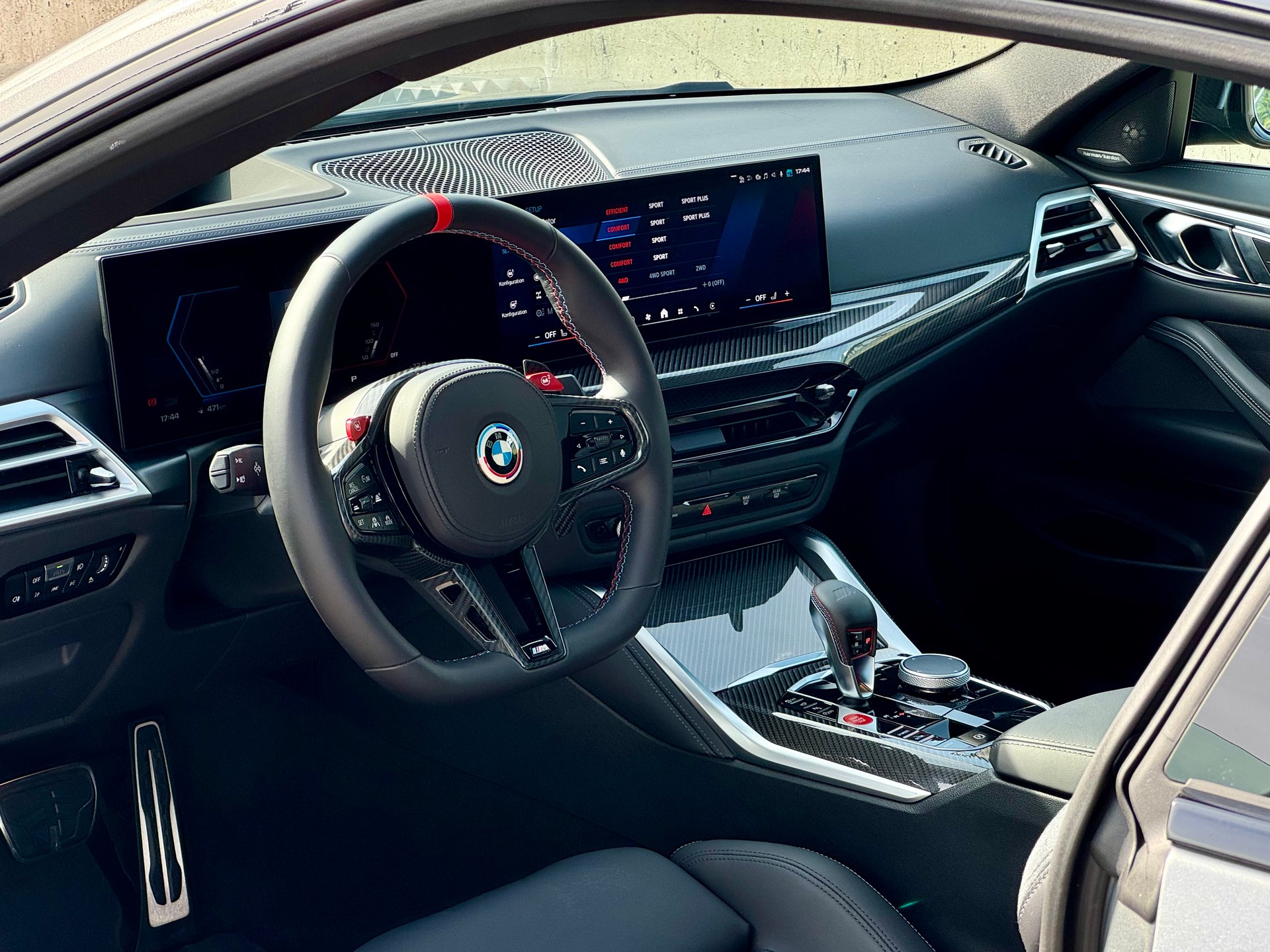 BMW M4 Competition xDrive-image-6