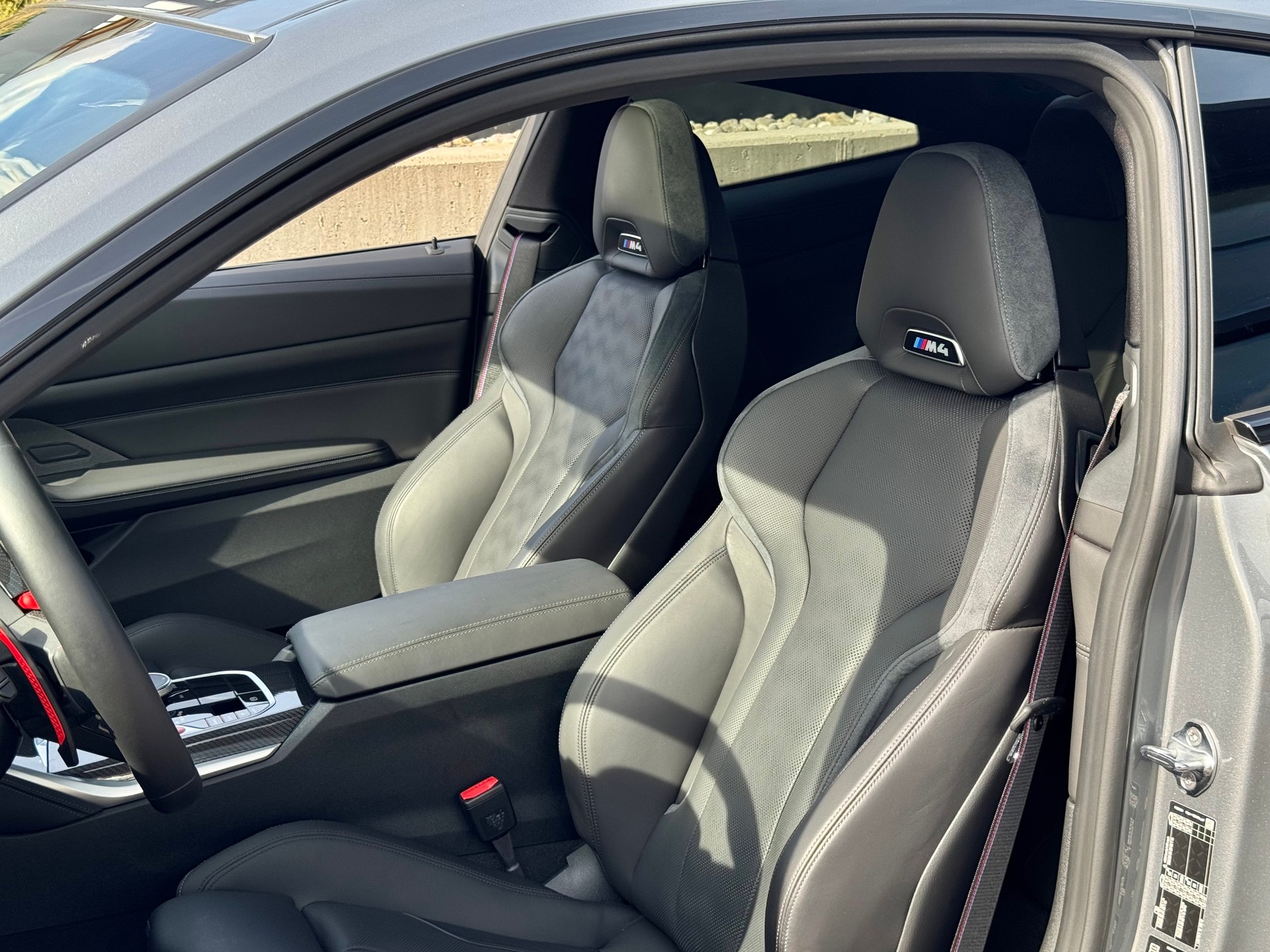 BMW M4 Competition xDrive-image-7