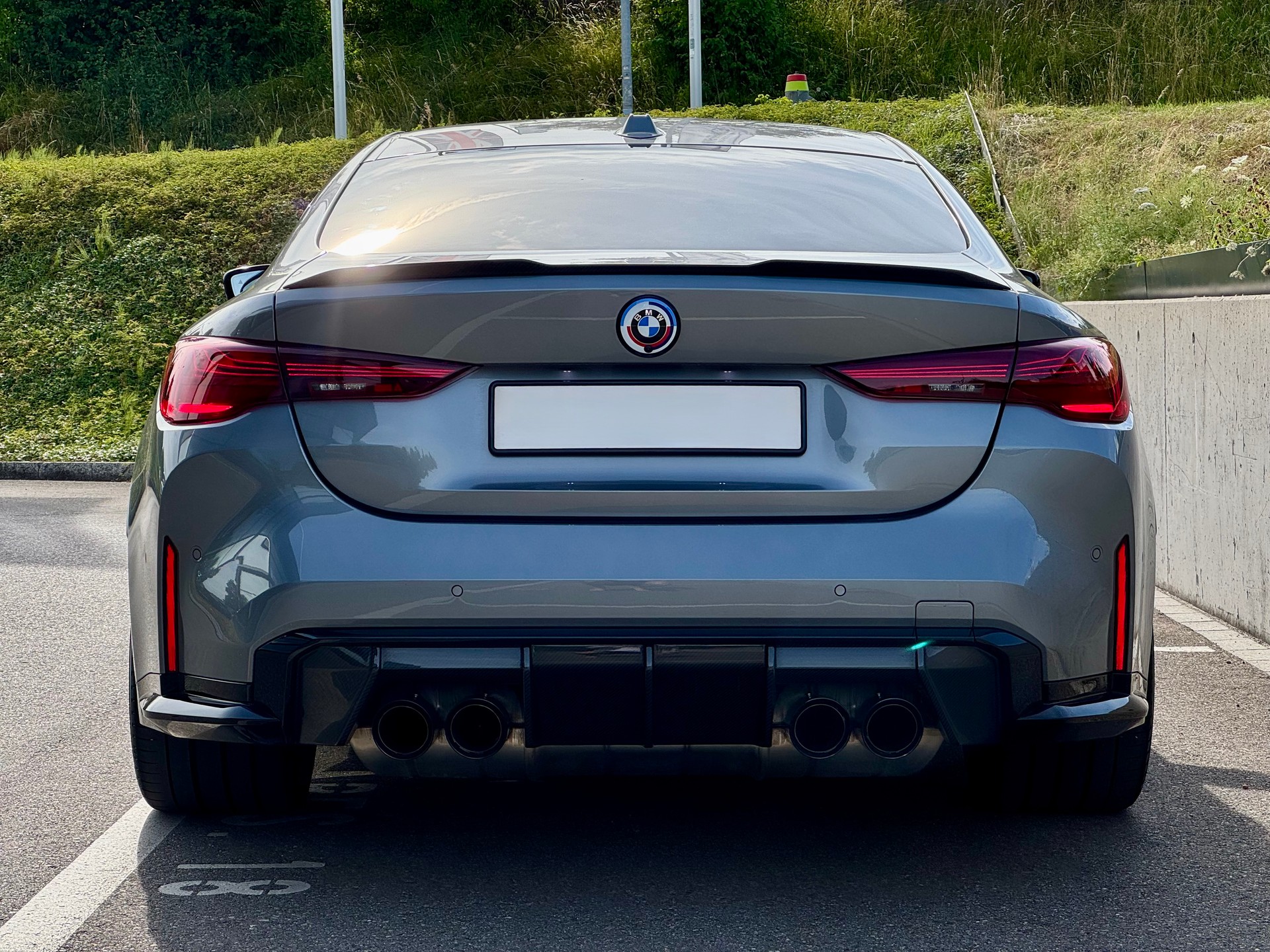 BMW M4 Competition xDrive-image-1