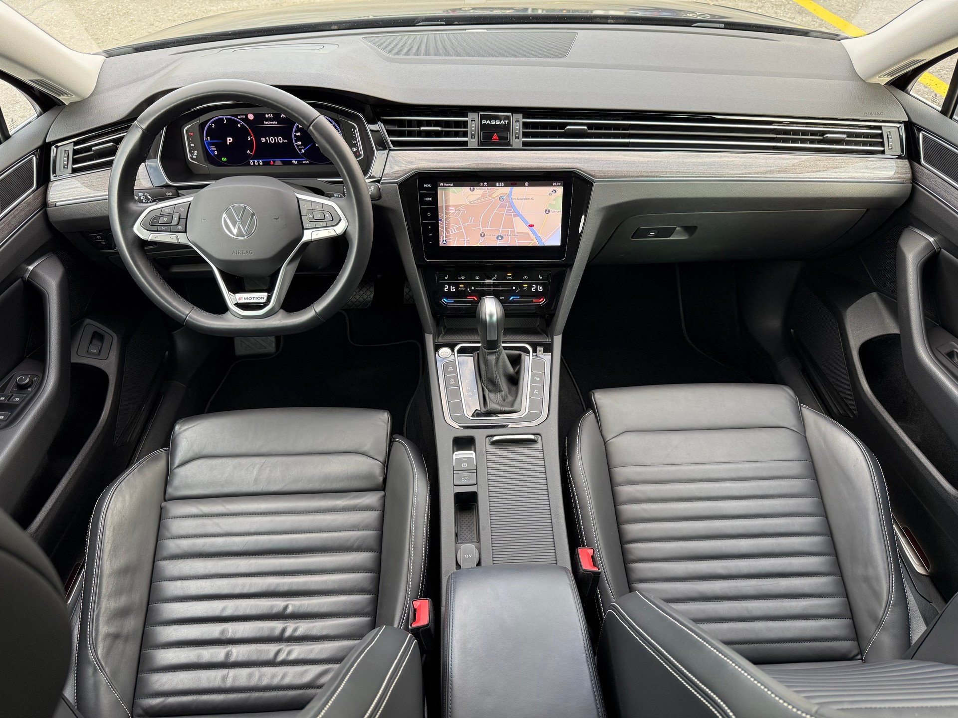 VW Passat Variant 2.0 TDI 200 Elegance DSG 4m-image-16