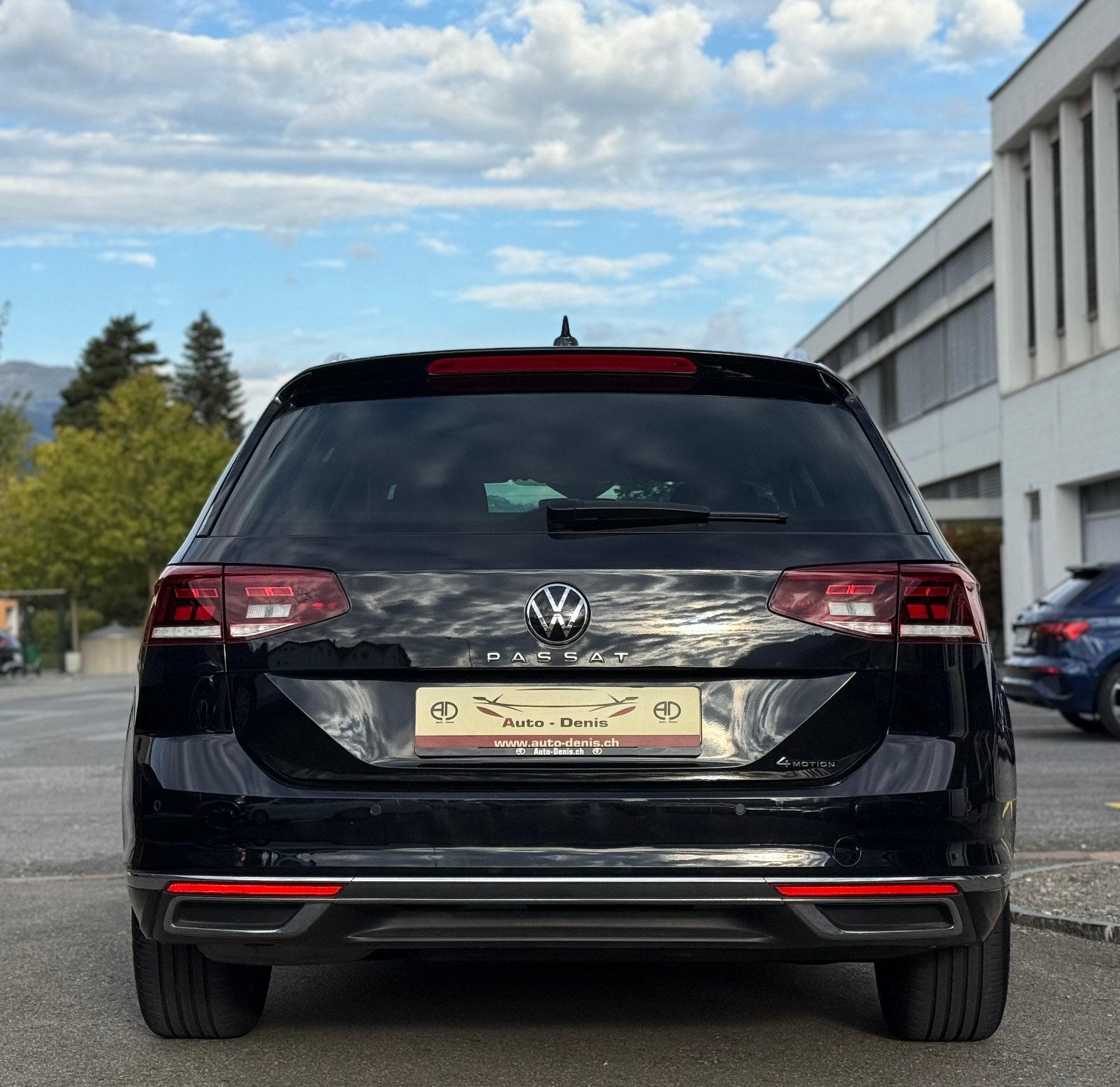 VW Passat Variant 2.0 TDI 200 Elegance DSG 4m-image-5