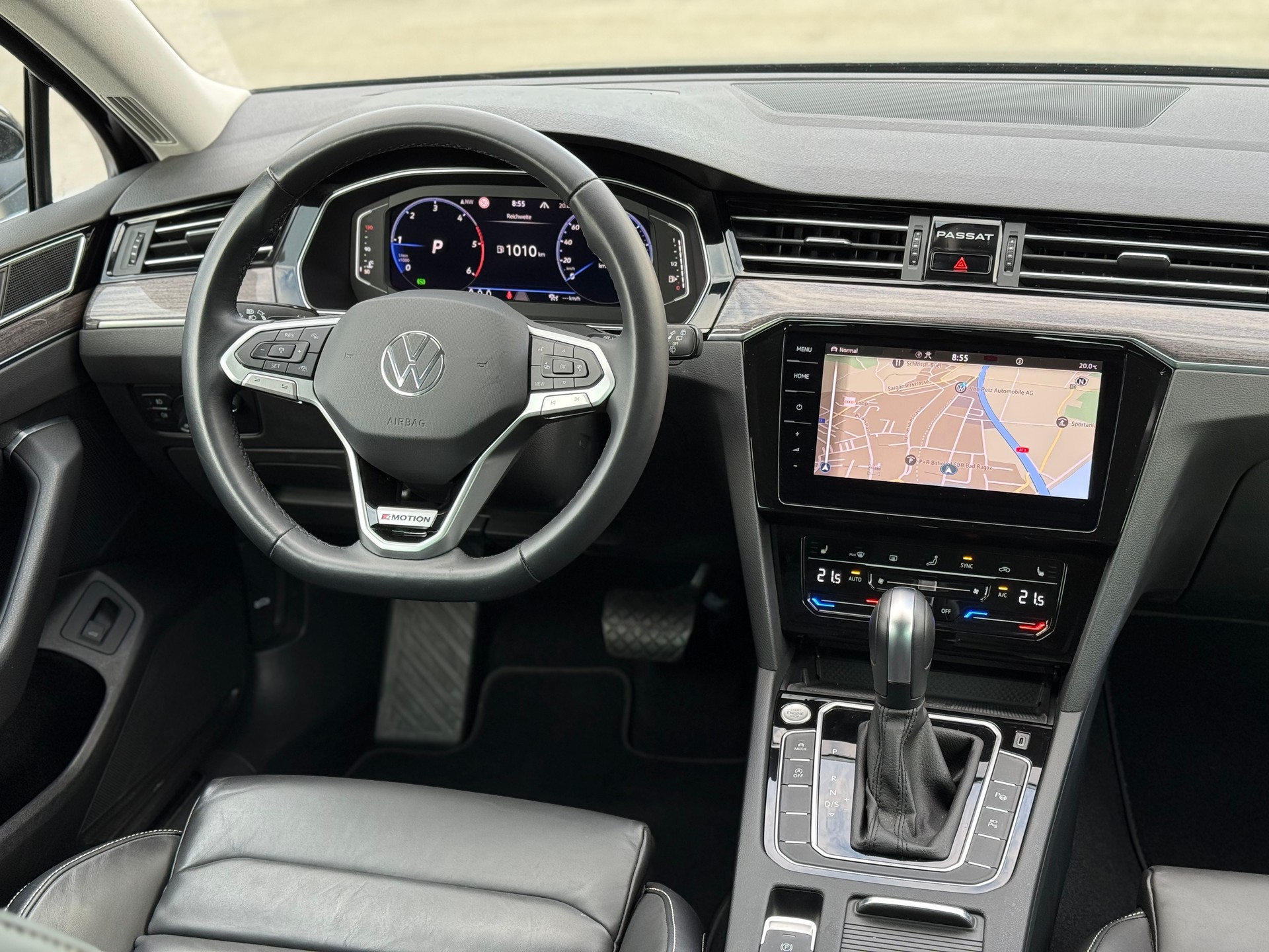 VW Passat Variant 2.0 TDI 200 Elegance DSG 4m-image-15