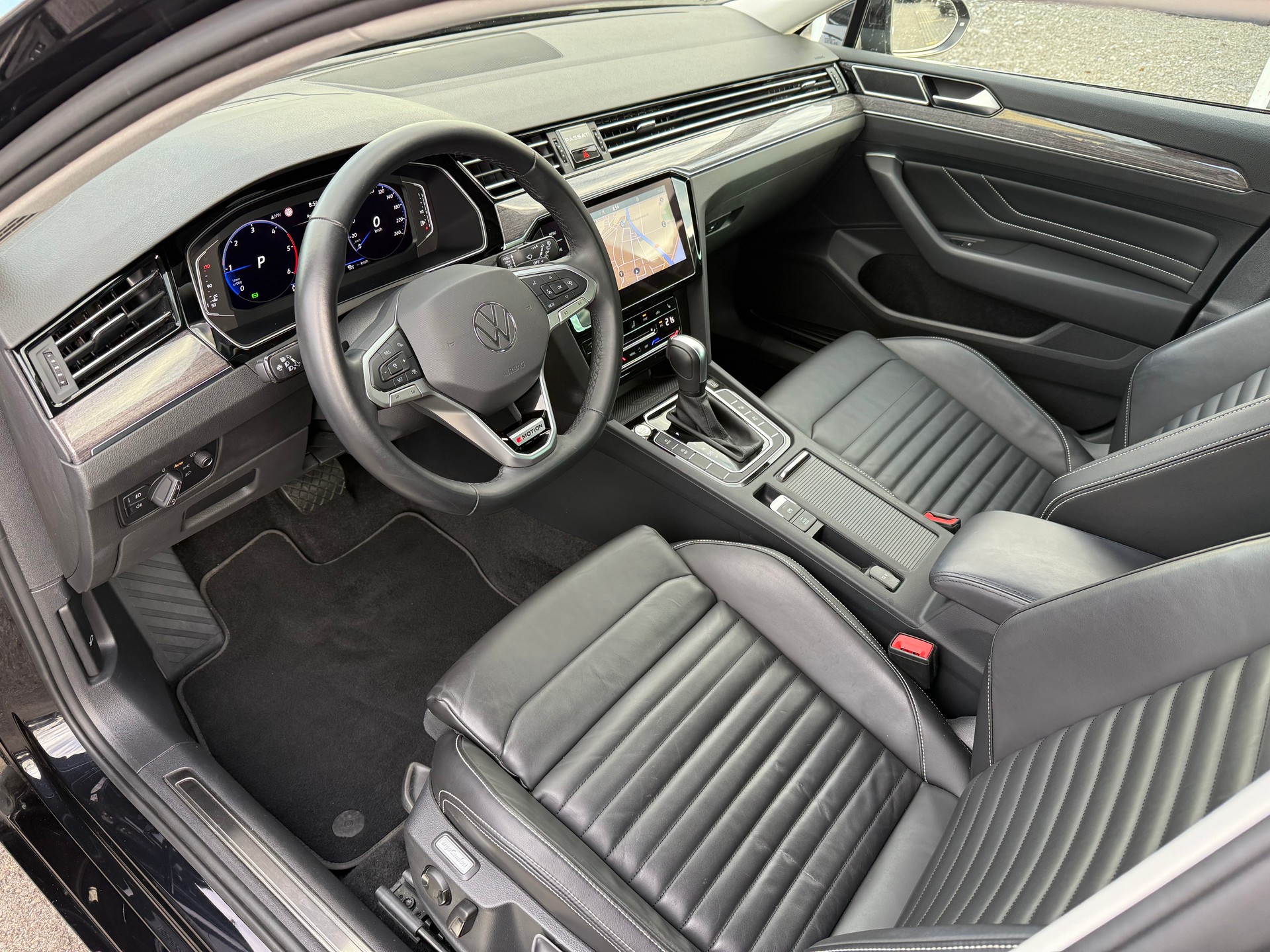 VW Passat Variant 2.0 TDI 200 Elegance DSG 4m-image-9