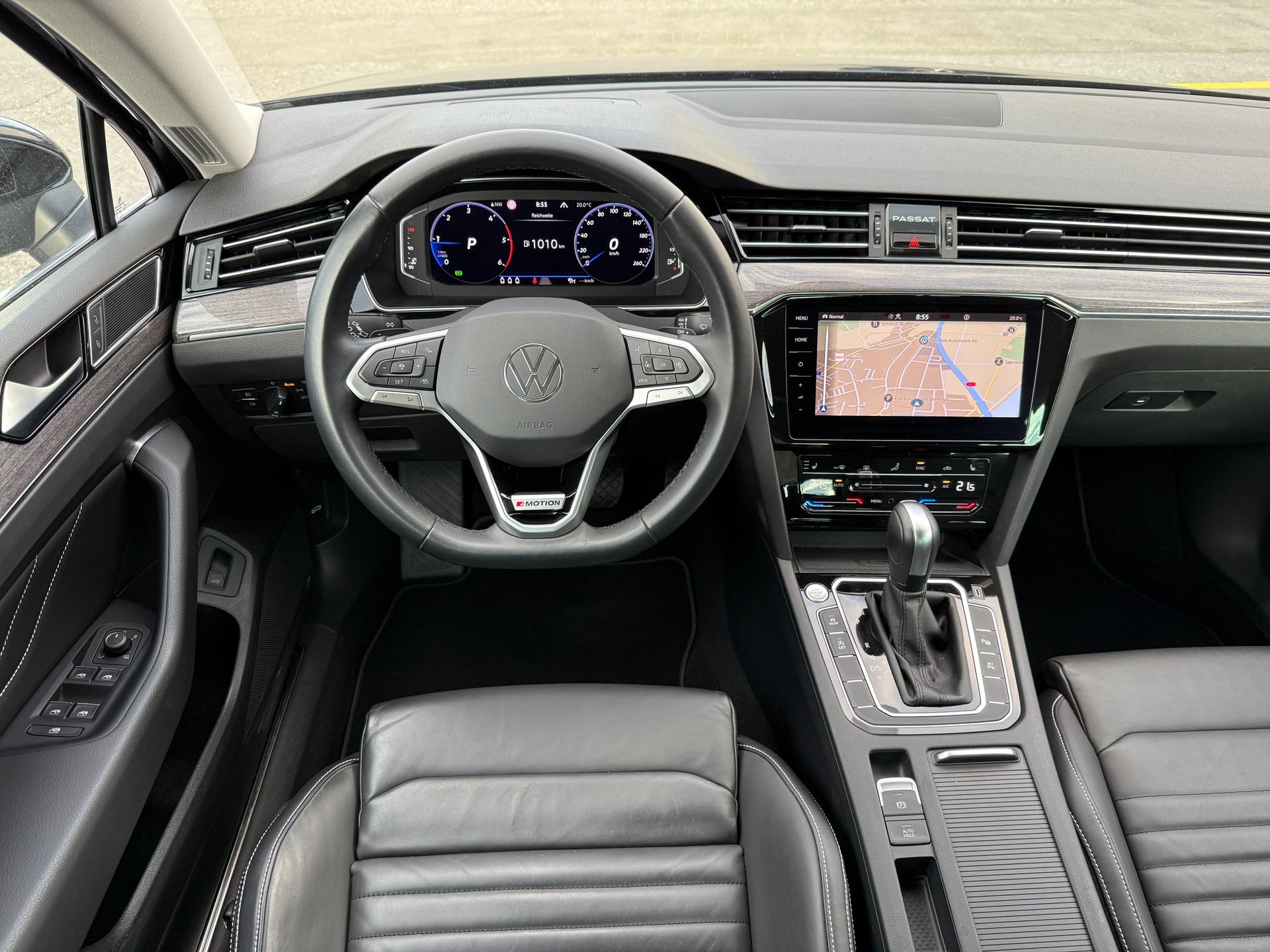 VW Passat Variant 2.0 TDI 200 Elegance DSG 4m-image-17