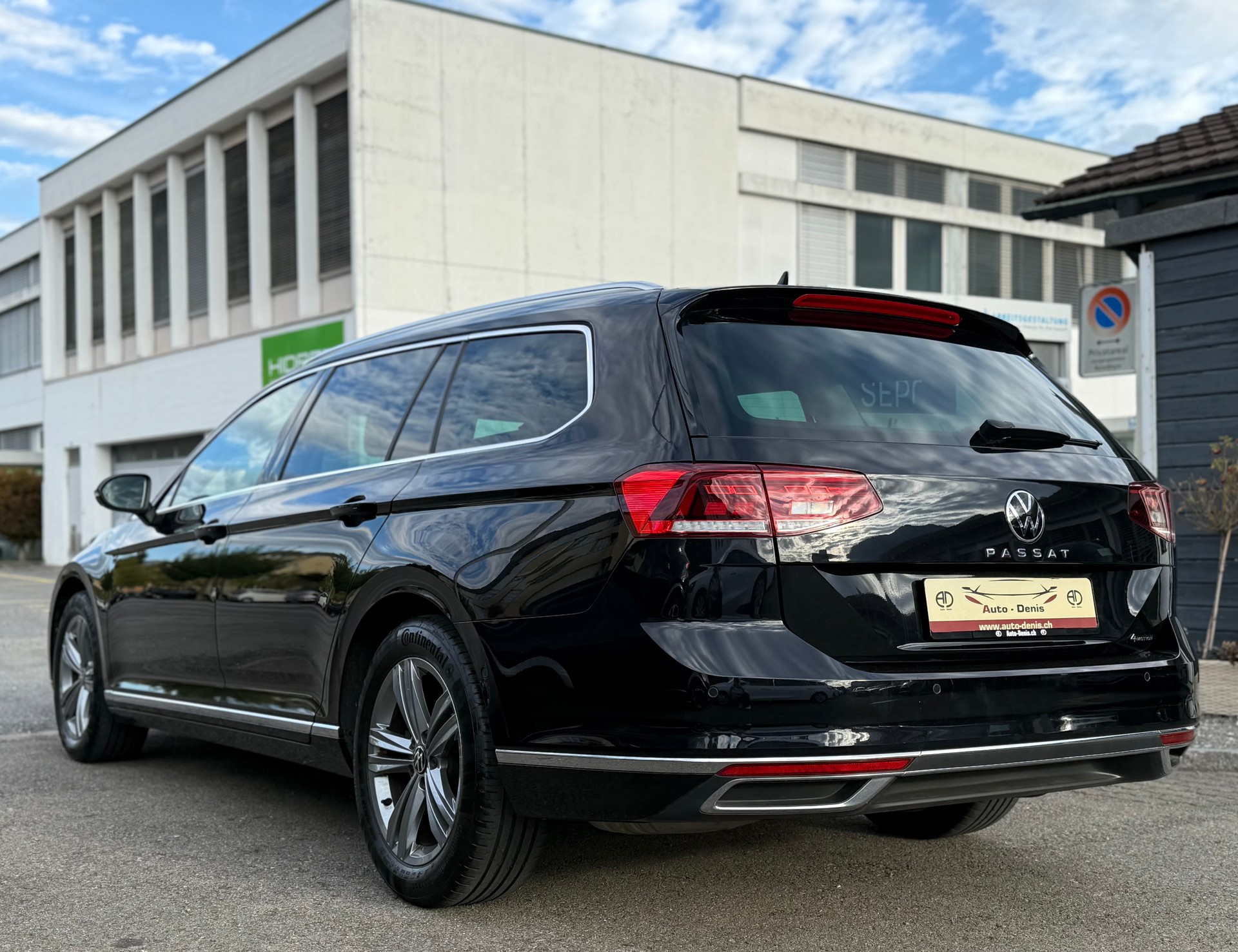 VW Passat Variant 2.0 TDI 200 Elegance DSG 4m-image-6