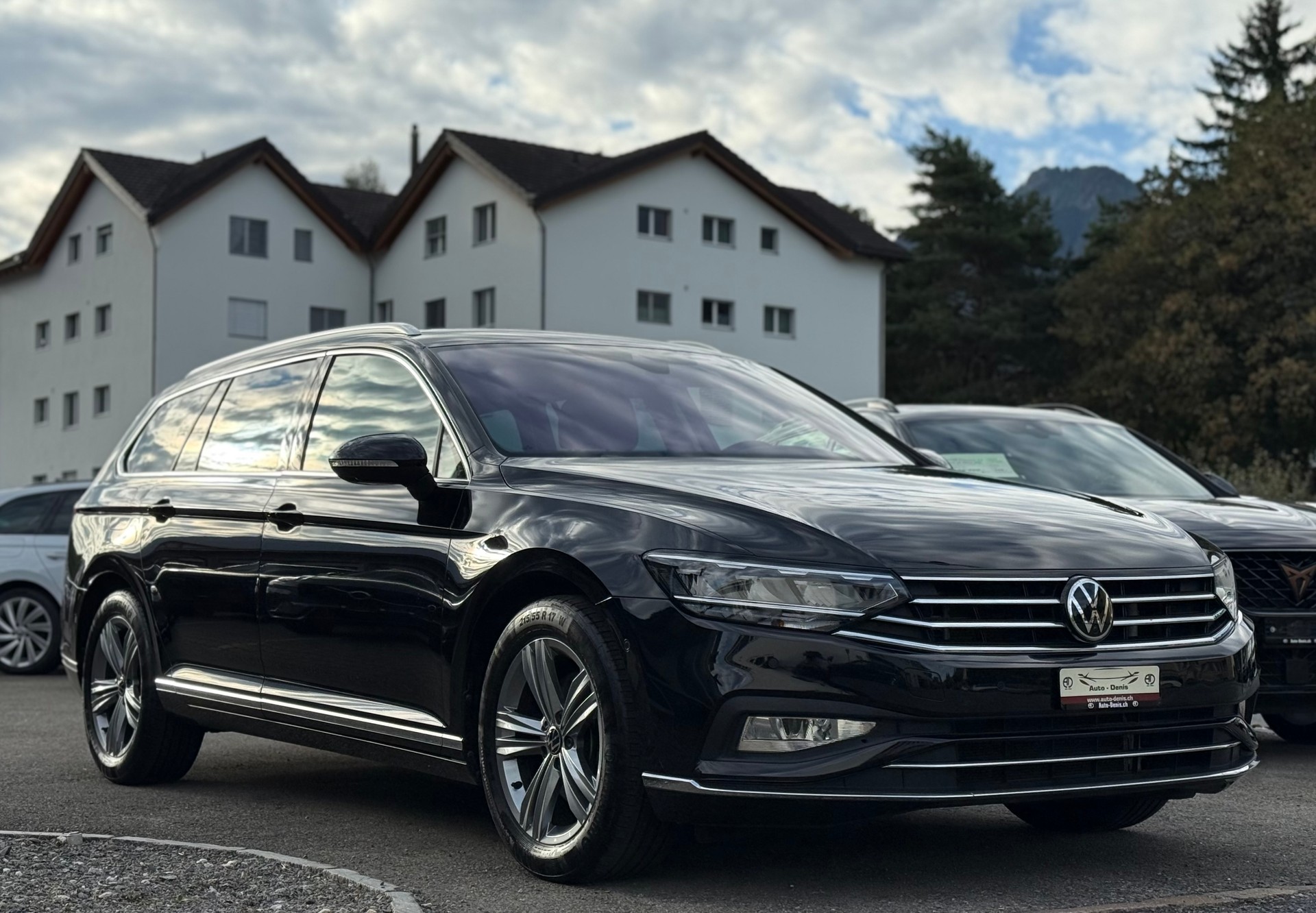 VW Passat Variant 2.0 TDI 200 Elegance DSG 4m-image-3