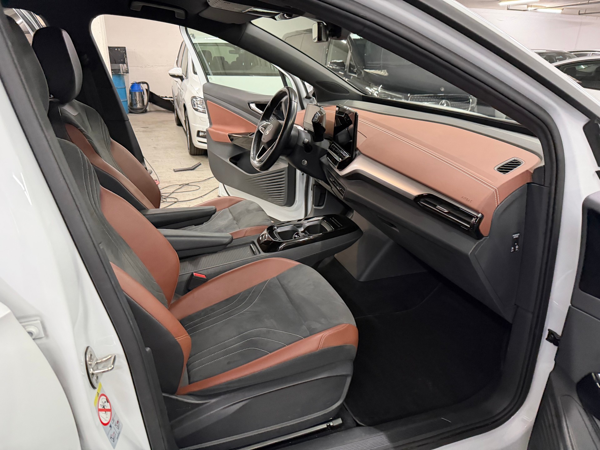 VW ID.4 Pro Performance 77 kWh Business-image-11