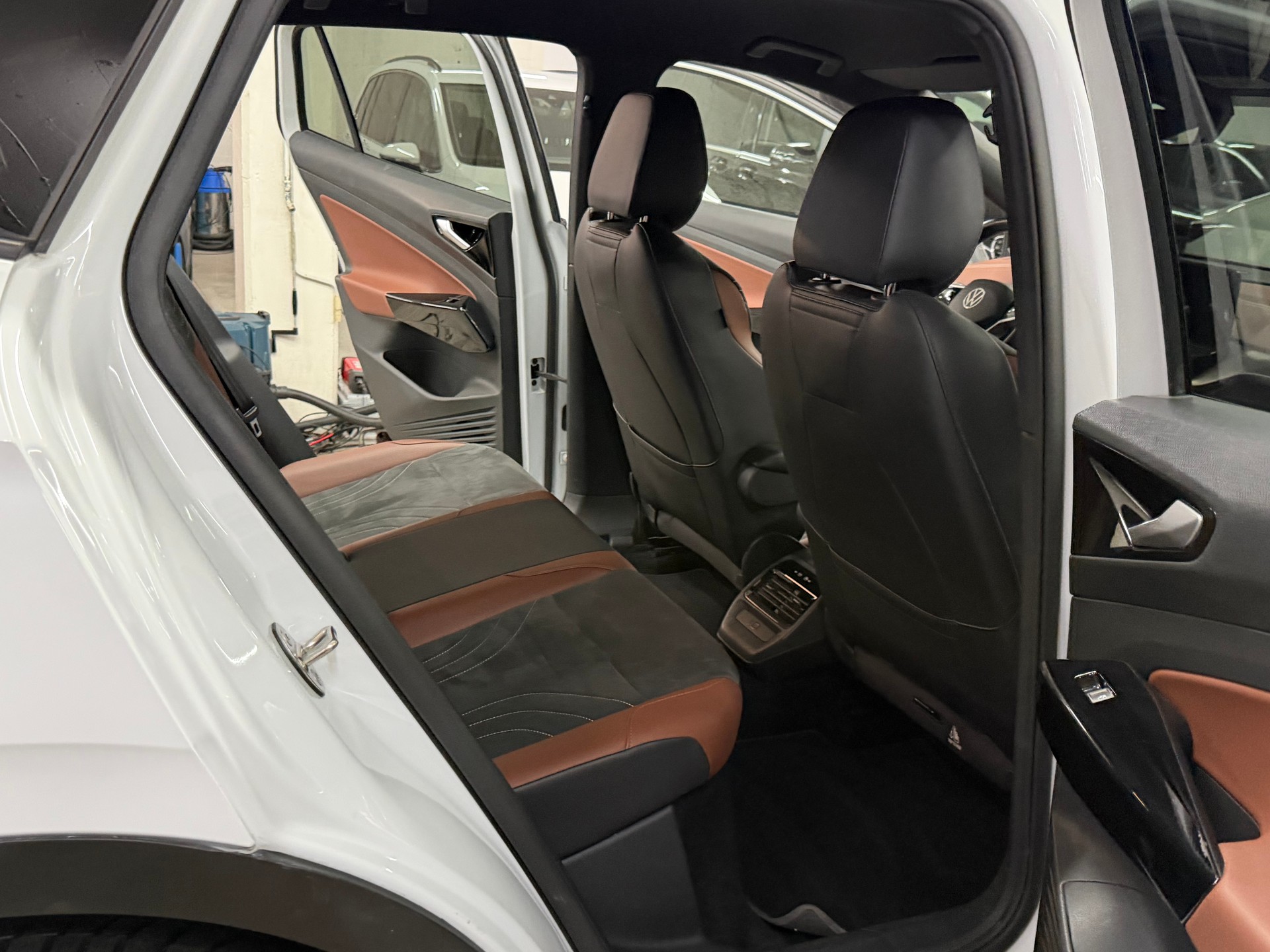VW ID.4 Pro Performance 77 kWh Business-image-13
