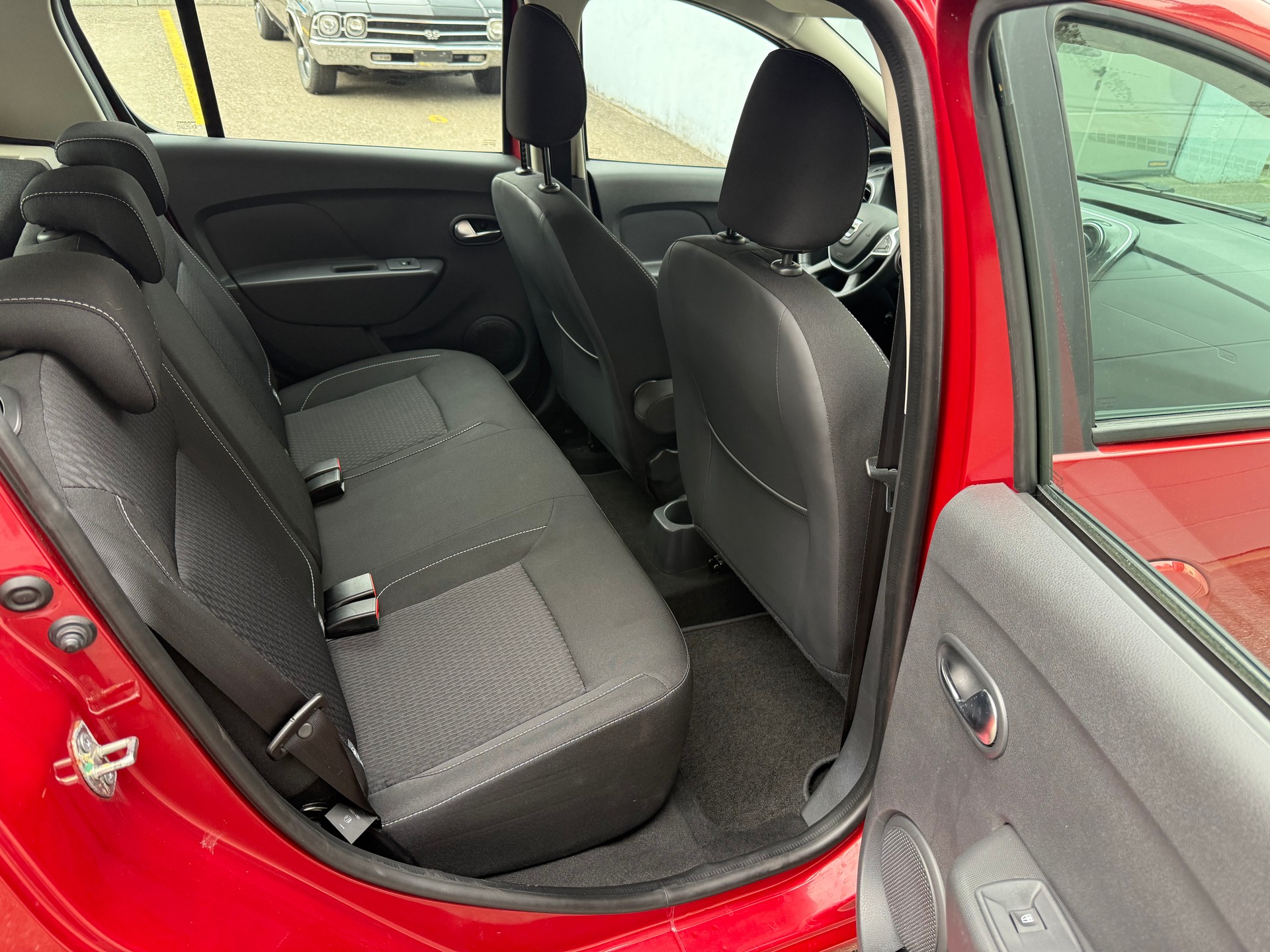 DACIA Sandero TCe 90 Lauréate Automatic-image-24