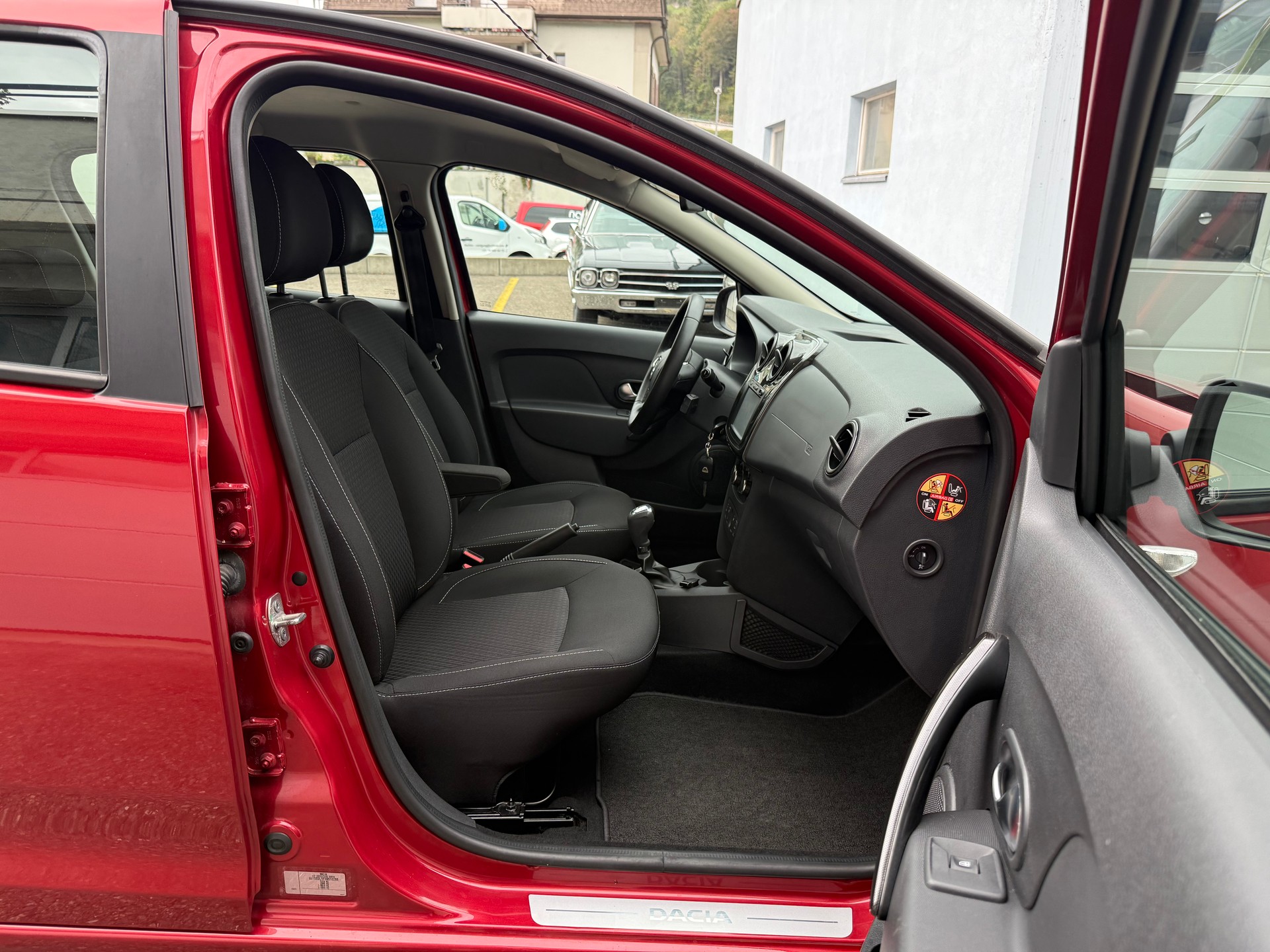 DACIA Sandero TCe 90 Lauréate Automatic-image-11