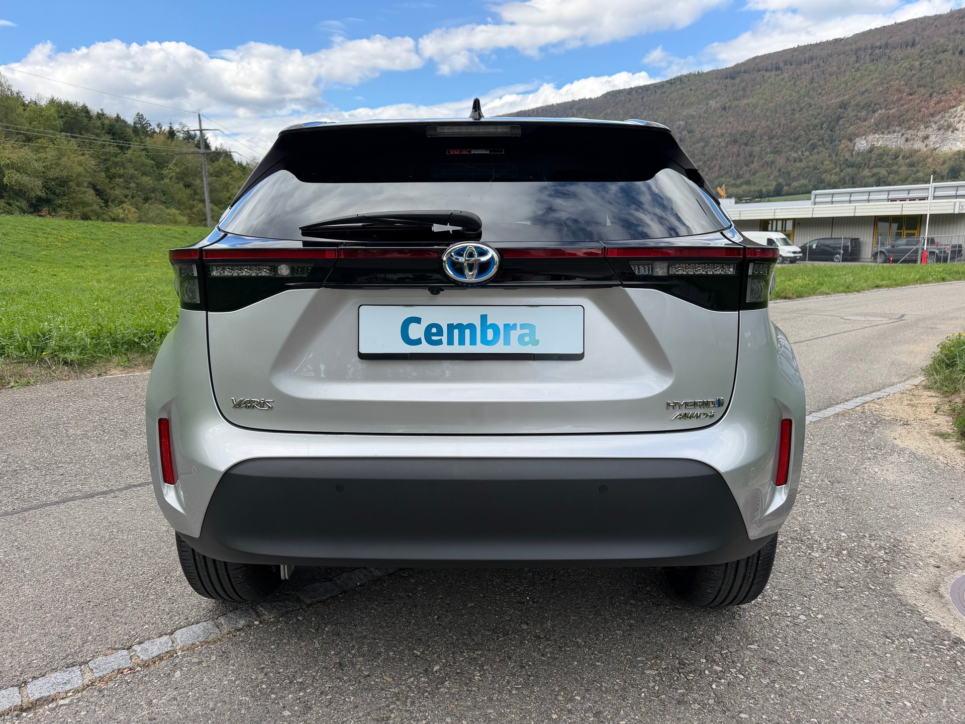 TOYOTA CH WAGEN YARIS CROSS1.5 ELEGANT e-CVT AWD-i . HAGELSCHADEN !! CH AUTO !! GARANTIE 10 JAHRE.-image-9
