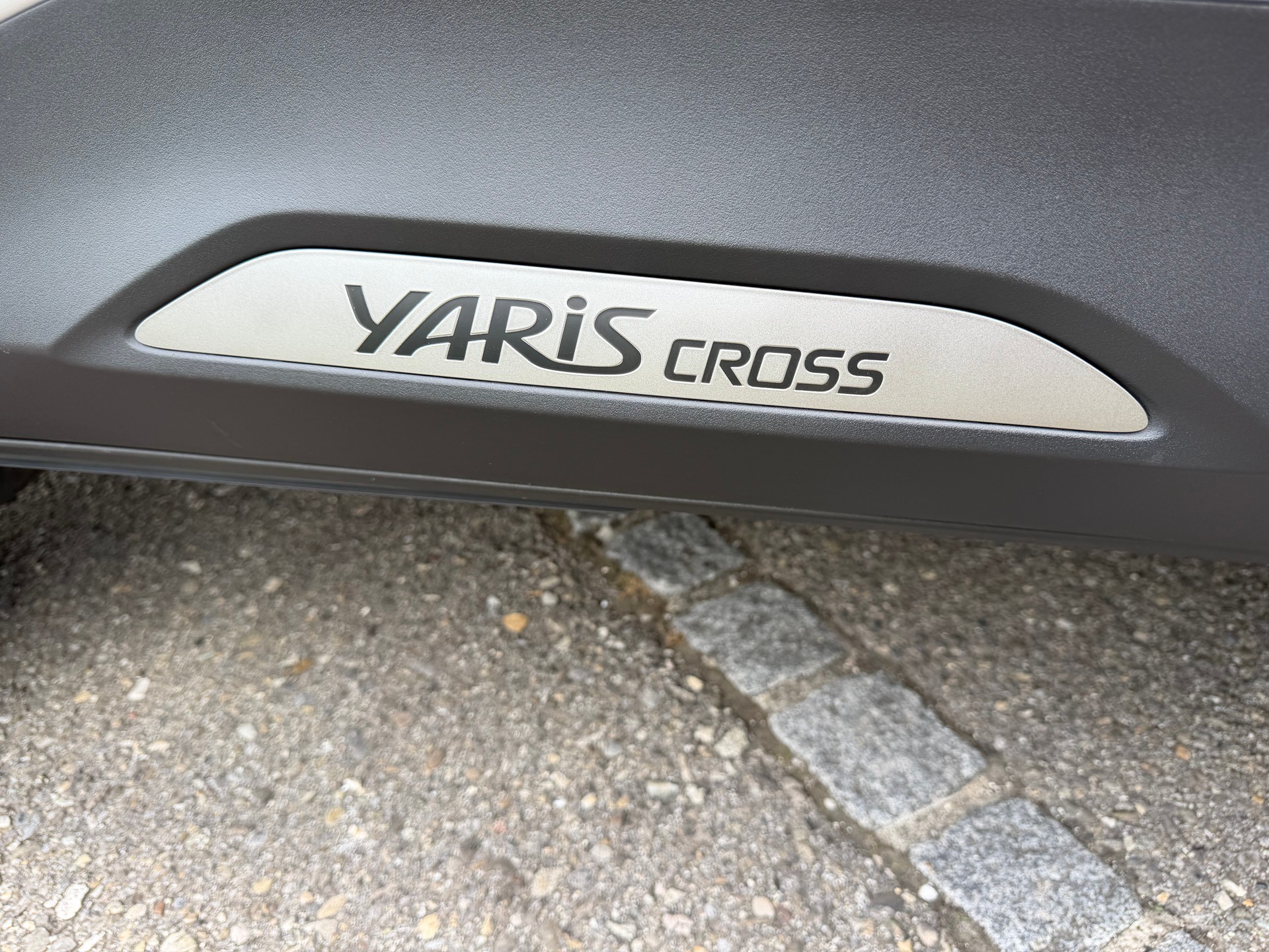 TOYOTA CH WAGEN YARIS CROSS1.5 ELEGANT e-CVT AWD-i . HAGELSCHADEN !! CH AUTO !! GARANTIE 10 JAHRE.-image-25
