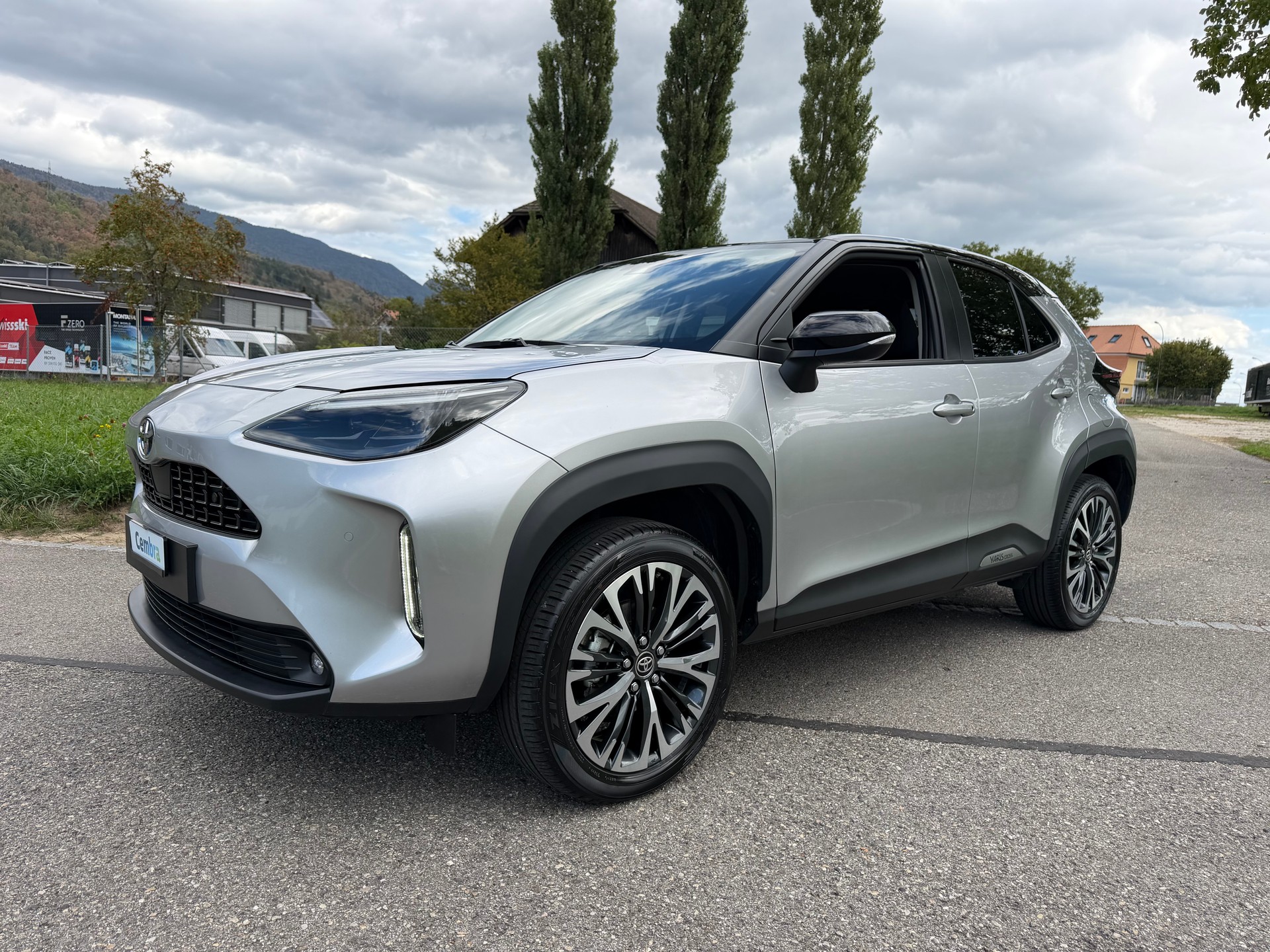 TOYOTA CH WAGEN YARIS CROSS1.5 ELEGANT e-CVT AWD-i . HAGELSCHADEN !! CH AUTO !! GARANTIE 10 JAHRE.-image-14