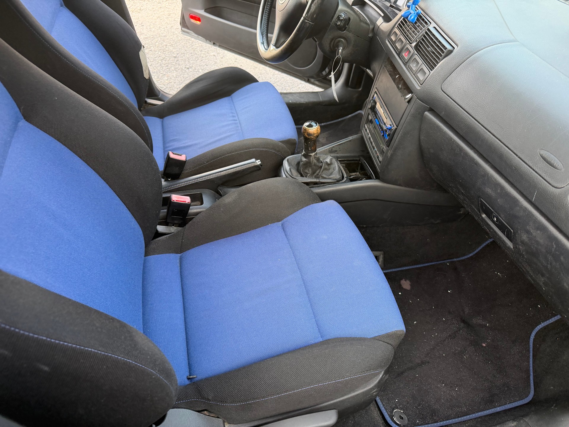 VW Golf 2.0 Comfortline 4Motion-image-9