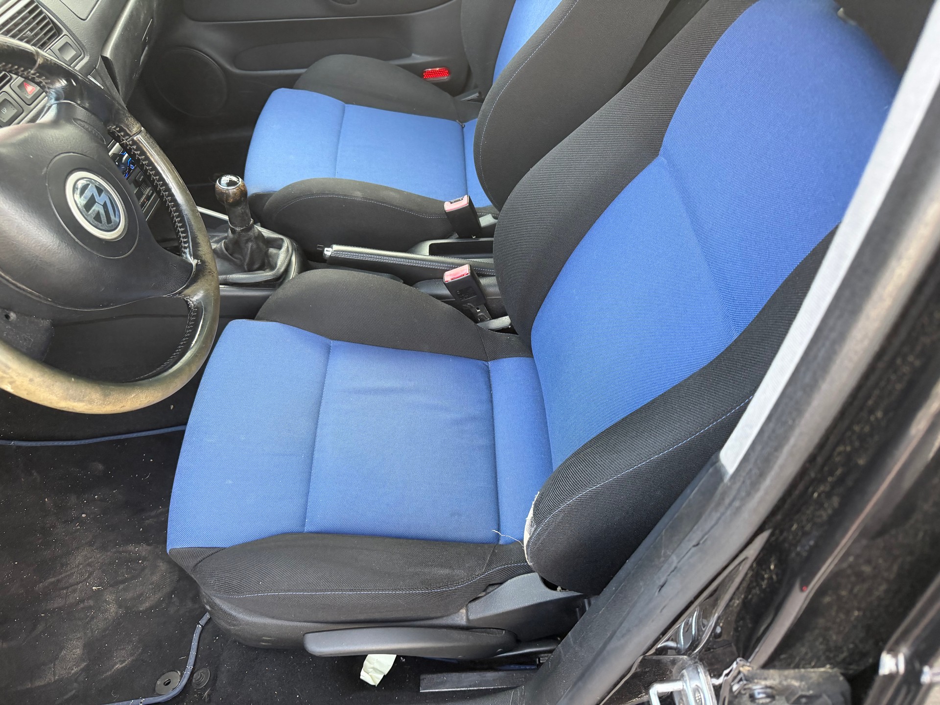 VW Golf 2.0 Comfortline 4Motion-image-5