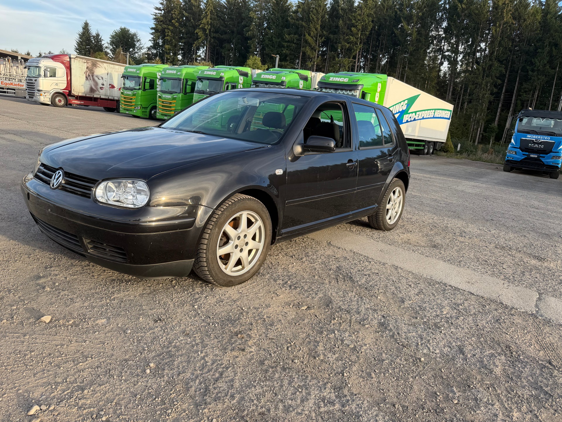 VW Golf 2.0 Comfortline 4Motion-image-1