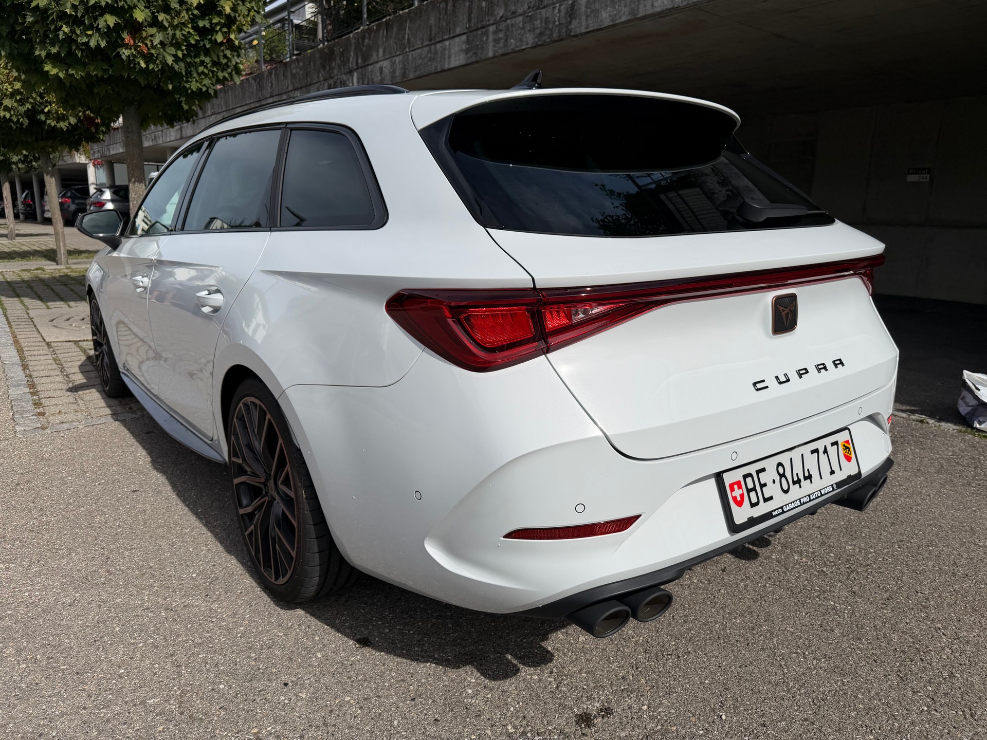 CUPRA 2.0 TSI 370 VZ CUP 4Drive DSG-image-2