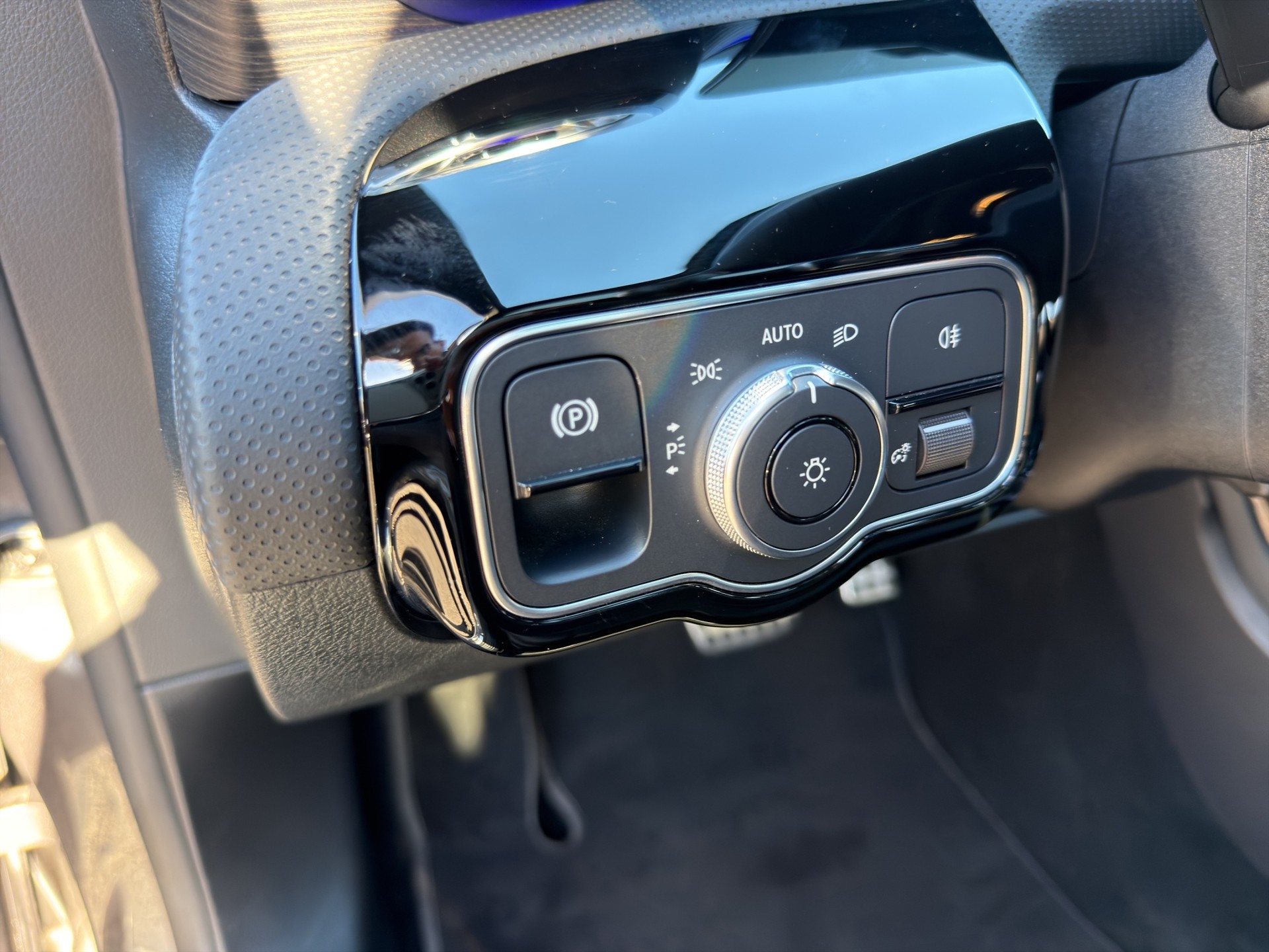 MERCEDES-BENZ A-Klasse W177 A 180 AMG Line-image-18