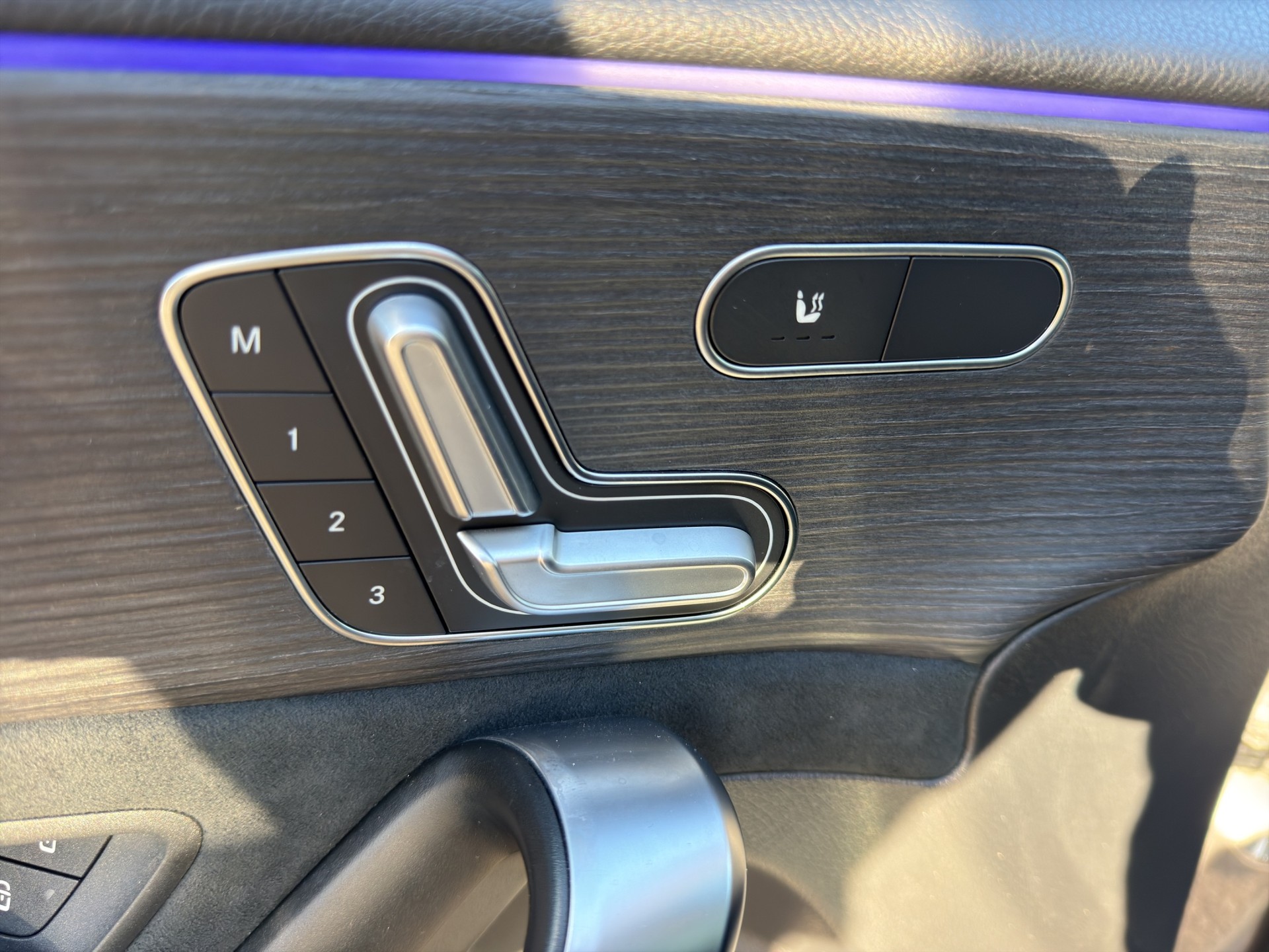 MERCEDES-BENZ A-Klasse W177 A 180 AMG Line-image-19