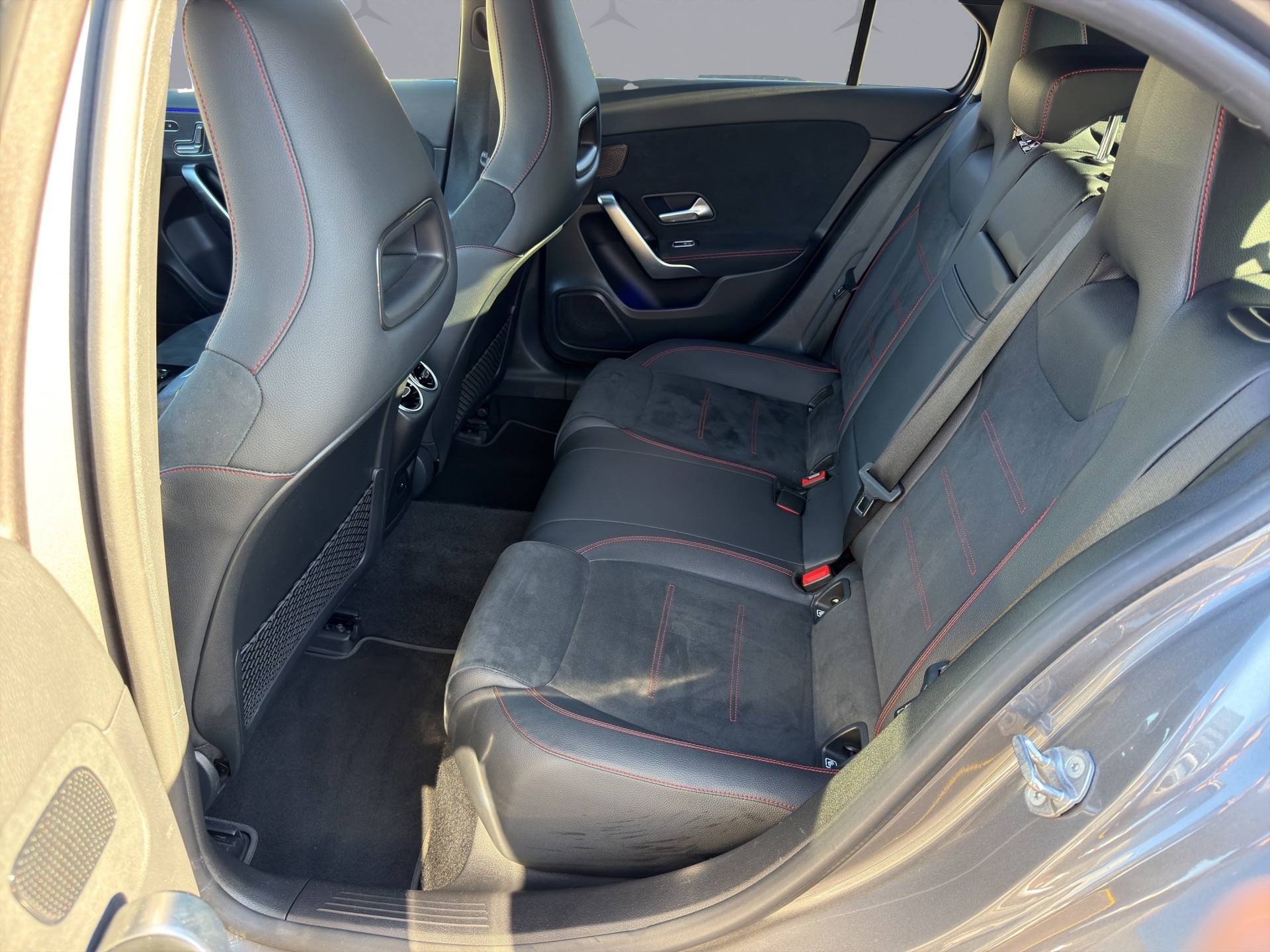 MERCEDES-BENZ A-Klasse W177 A 180 AMG Line-image-9