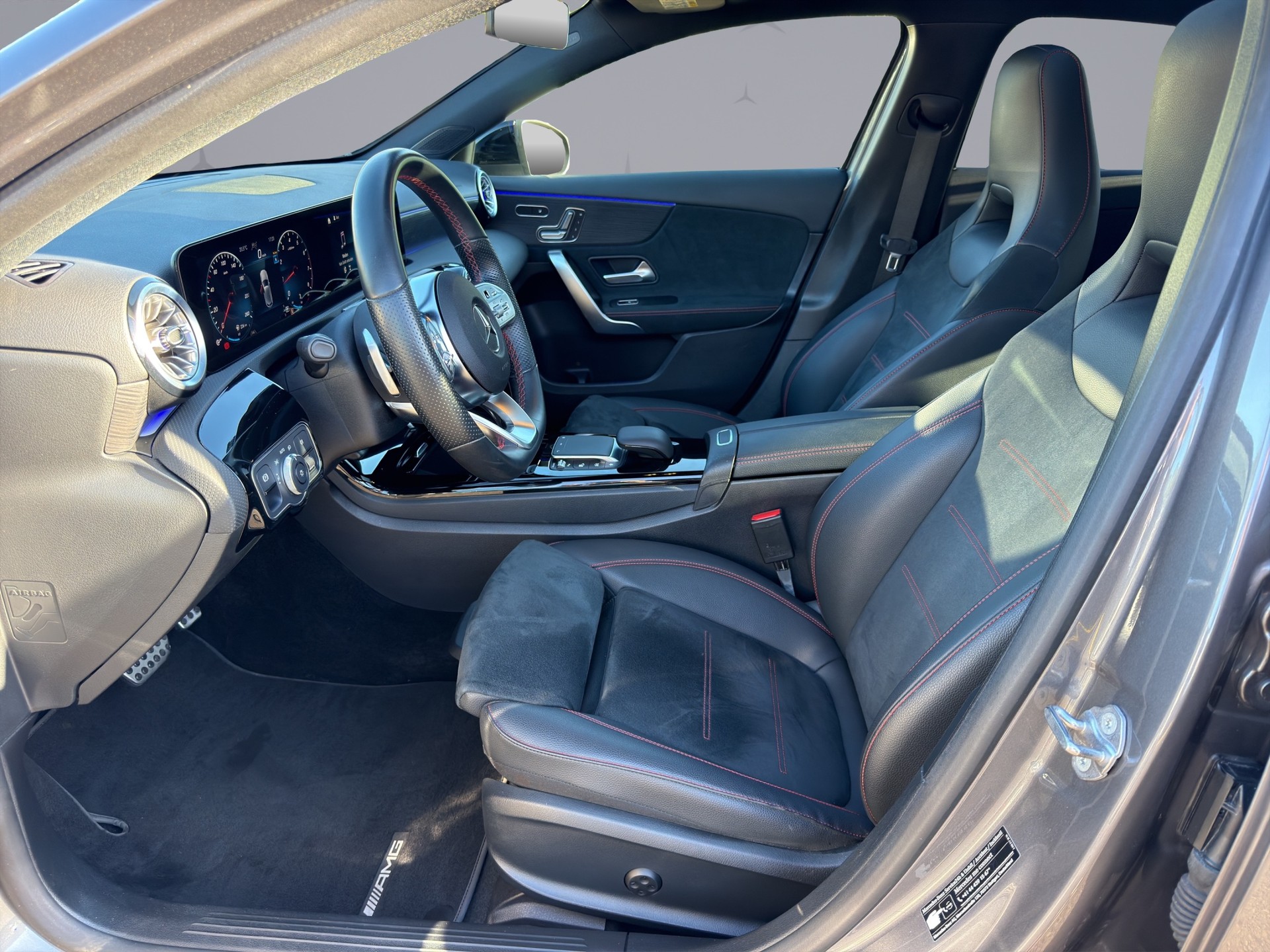 MERCEDES-BENZ A-Klasse W177 A 180 AMG Line-image-8