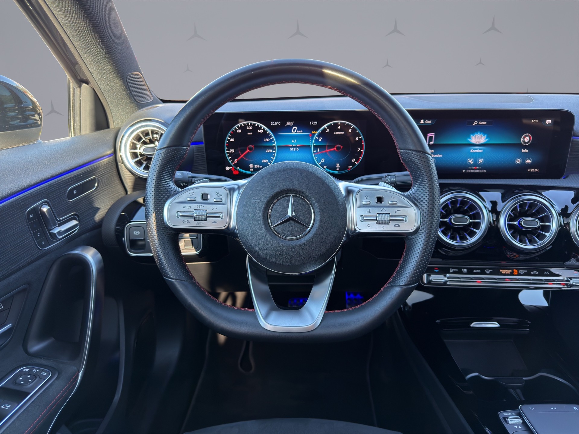 MERCEDES-BENZ A-Klasse W177 A 180 AMG Line-image-11