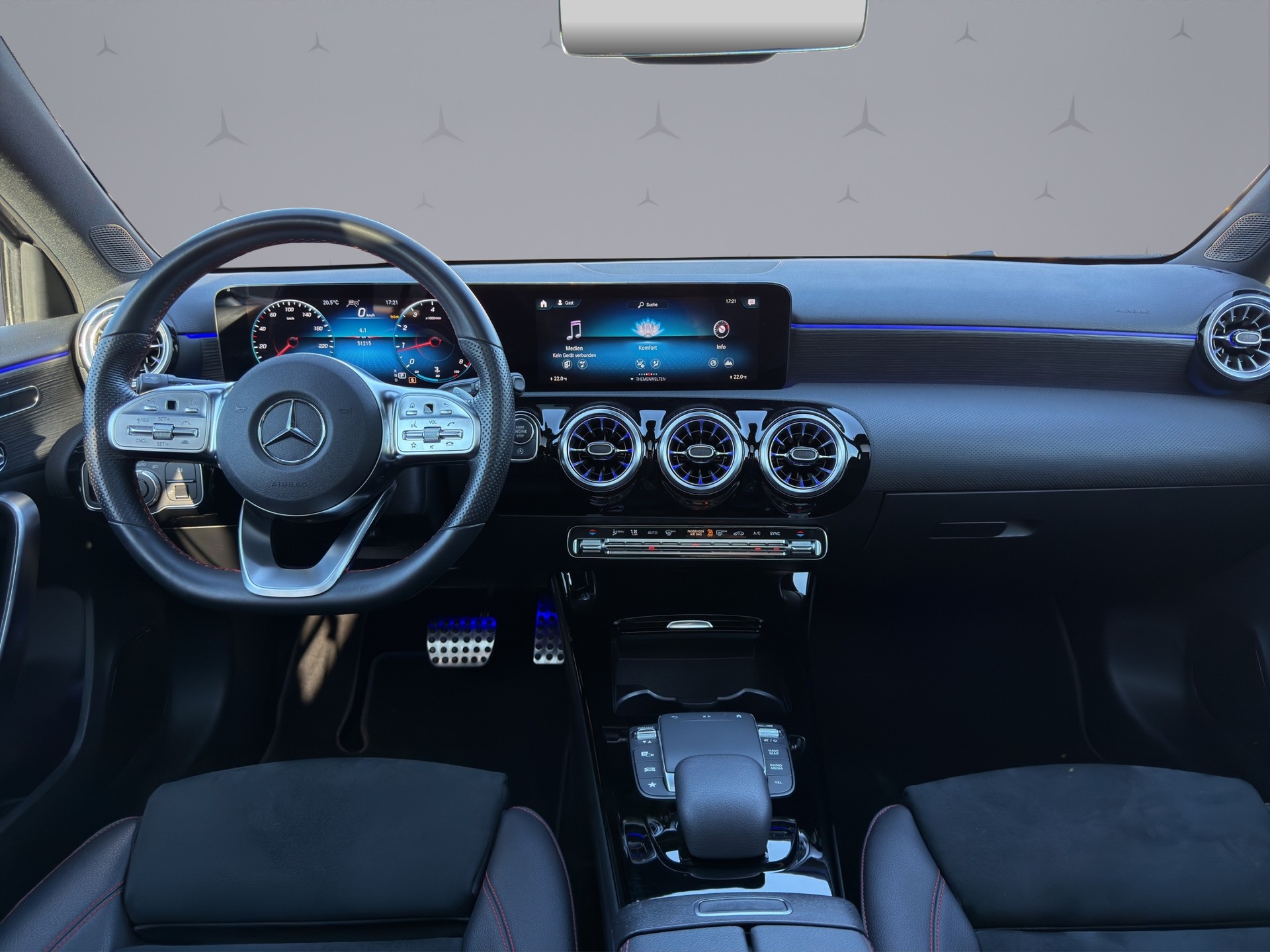 MERCEDES-BENZ A-Klasse W177 A 180 AMG Line-image-12