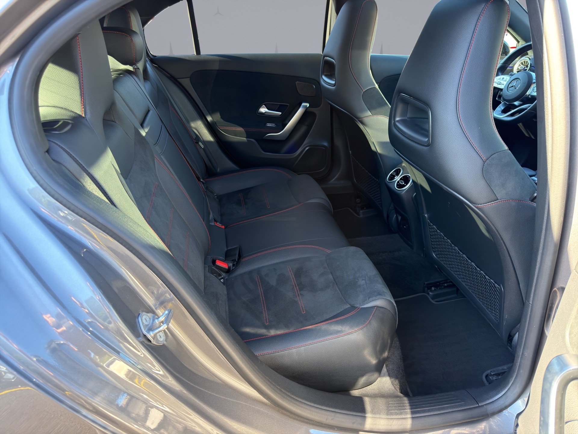MERCEDES-BENZ A-Klasse W177 A 180 AMG Line-image-16