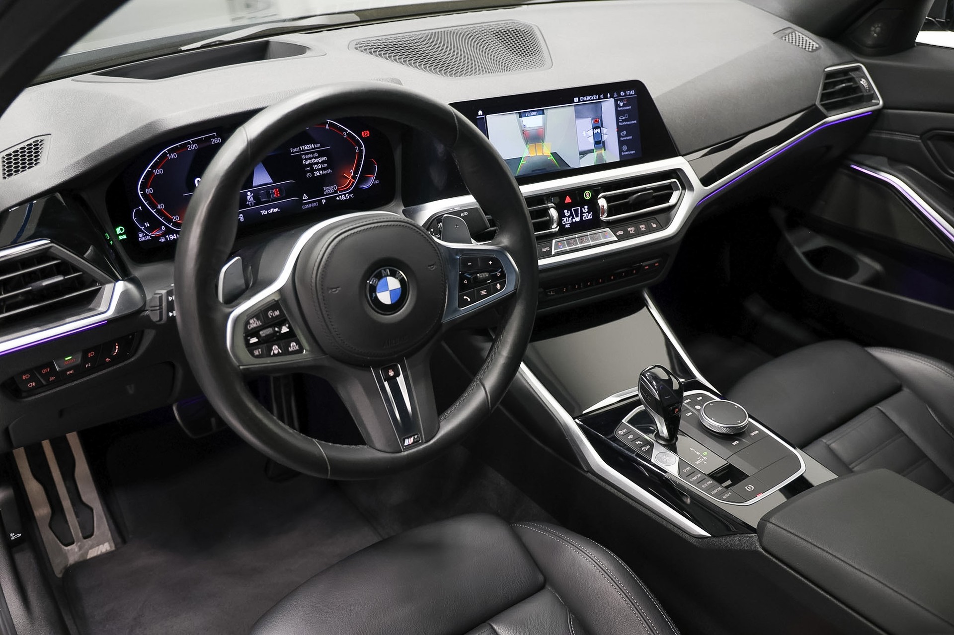 BMW 320d xDrive M Sport Steptronic *CH-Fahrzeug*-image-11