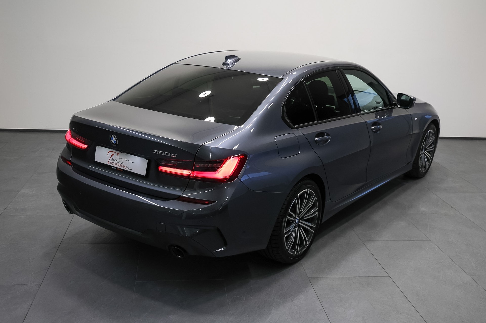 BMW 320d xDrive M Sport Steptronic *CH-Fahrzeug*-image-8