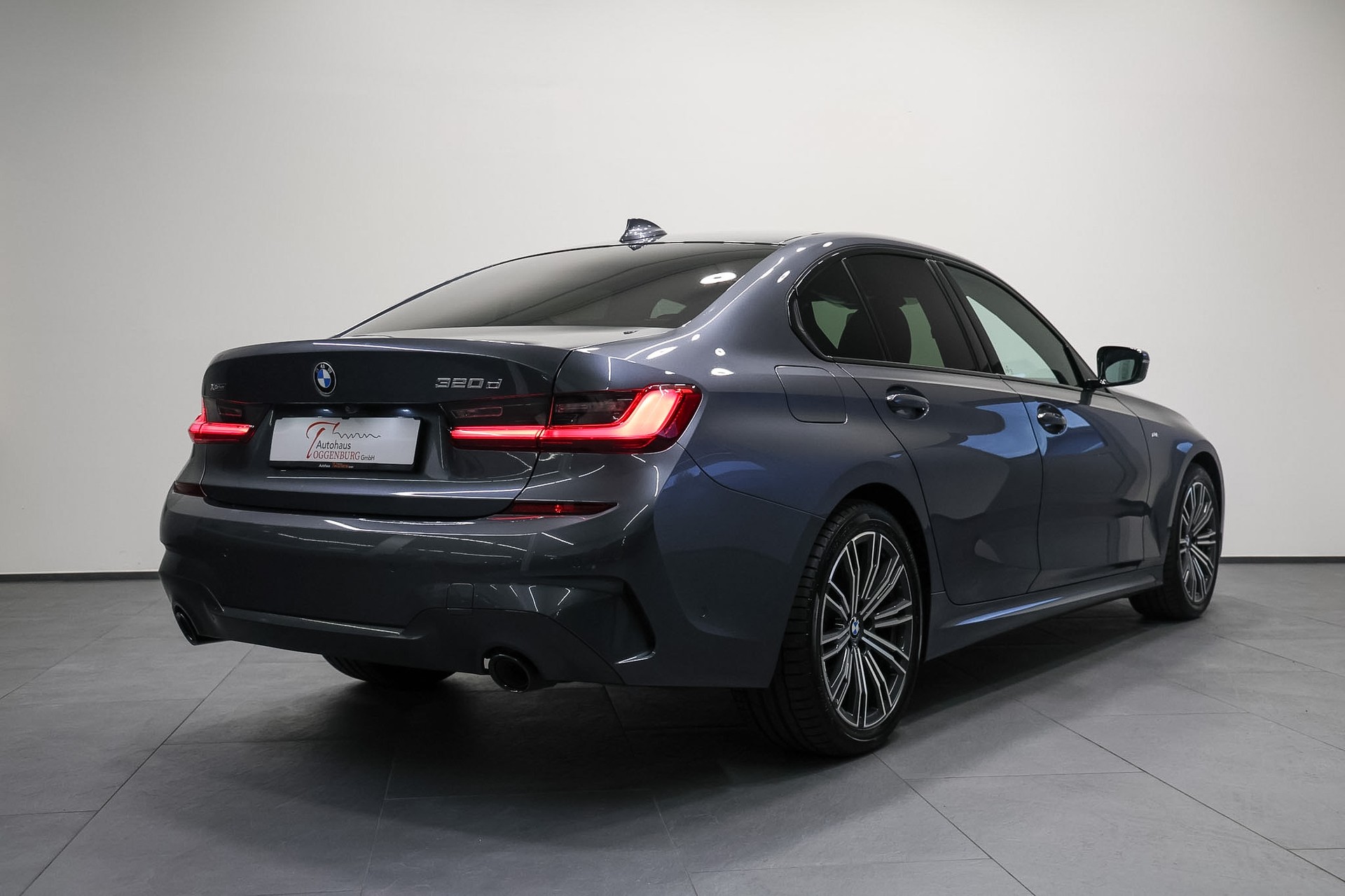 BMW 320d xDrive M Sport Steptronic *CH-Fahrzeug*-image-7