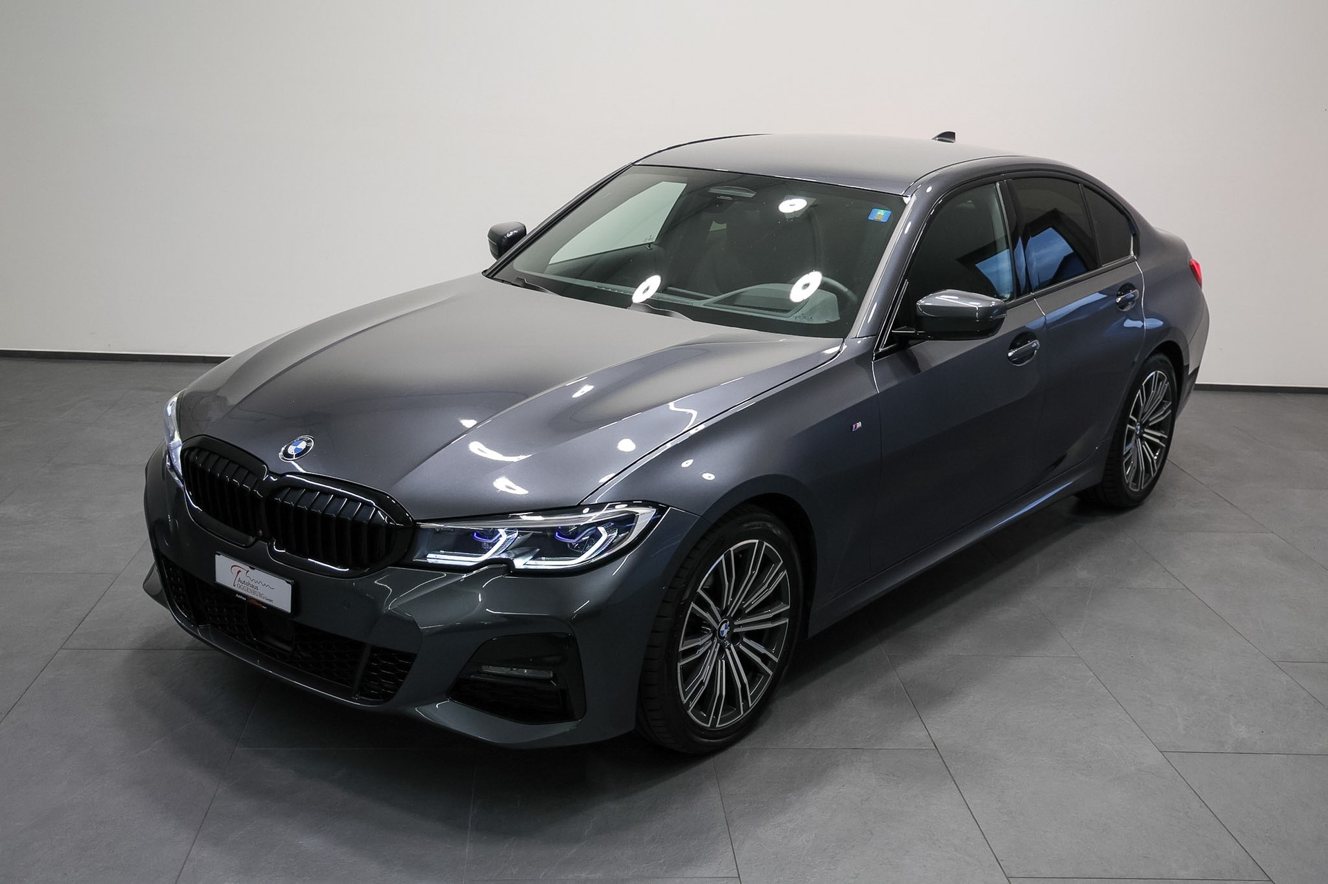 BMW 320d xDrive M Sport Steptronic *CH-Fahrzeug*-image-3