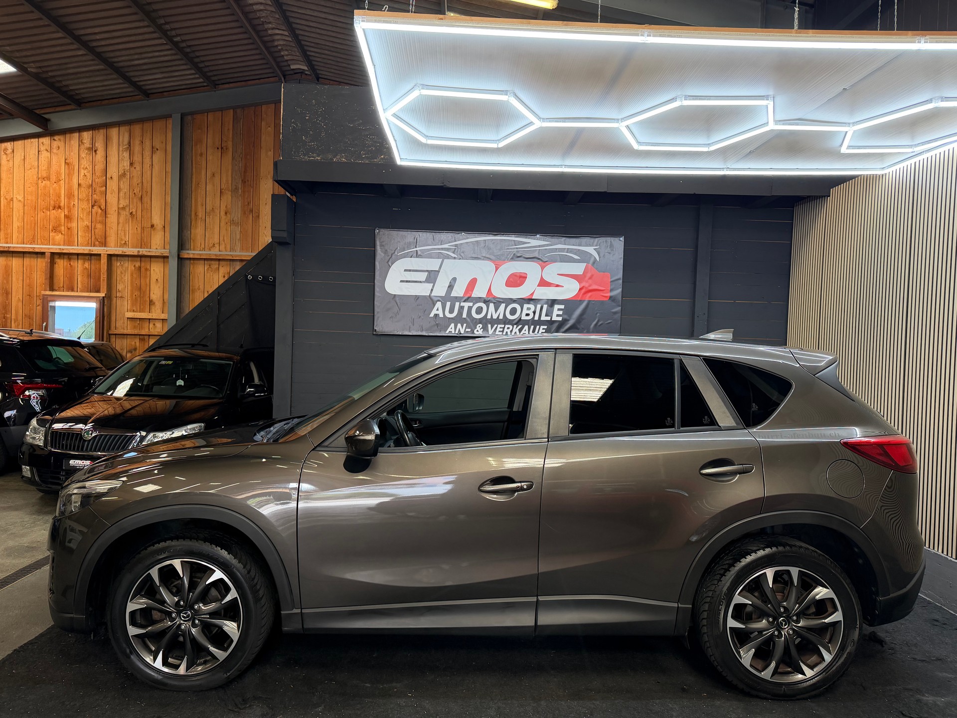 MAZDA CX-5 2.2 D HP Revolution AWD ** Anhängerkupplung 2000**-image-3