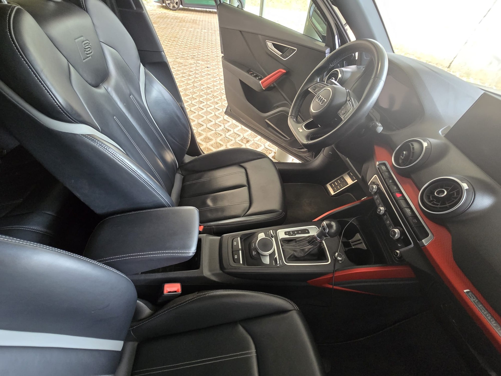 AUDI 2.0 TFSI quattro S-Tronic-image-3